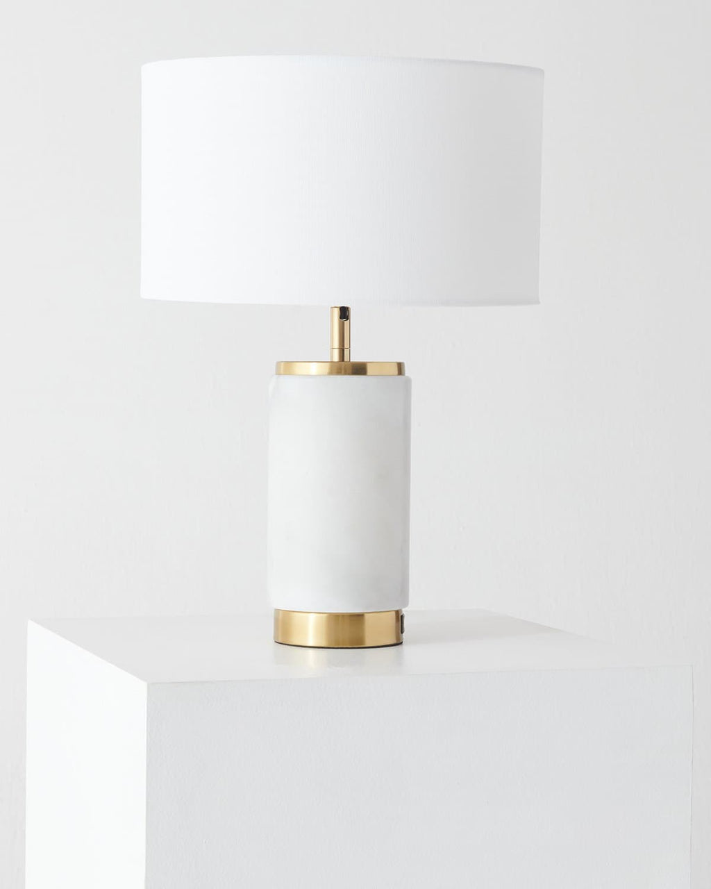 Arden USB Table Lamp - Smart Ambient Lighting Comfort (Table Lamp, Indoor Lighting, Modern Desk Light)