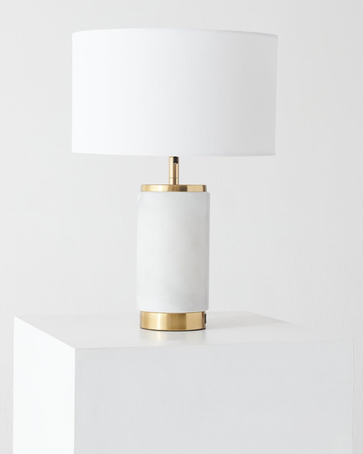 Arden USB Table Lamp - Smart Ambient Lighting Comfort (Table Lamp, Indoor Lighting, Modern Desk Light)