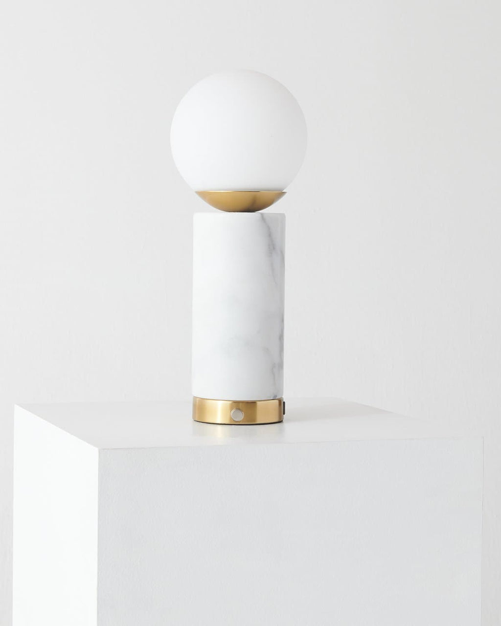 Aspen USB Table Lamp - Smart Ambient Lighting Comfort (Table Lamp, Indoor Lighting, Modern Desk Light)