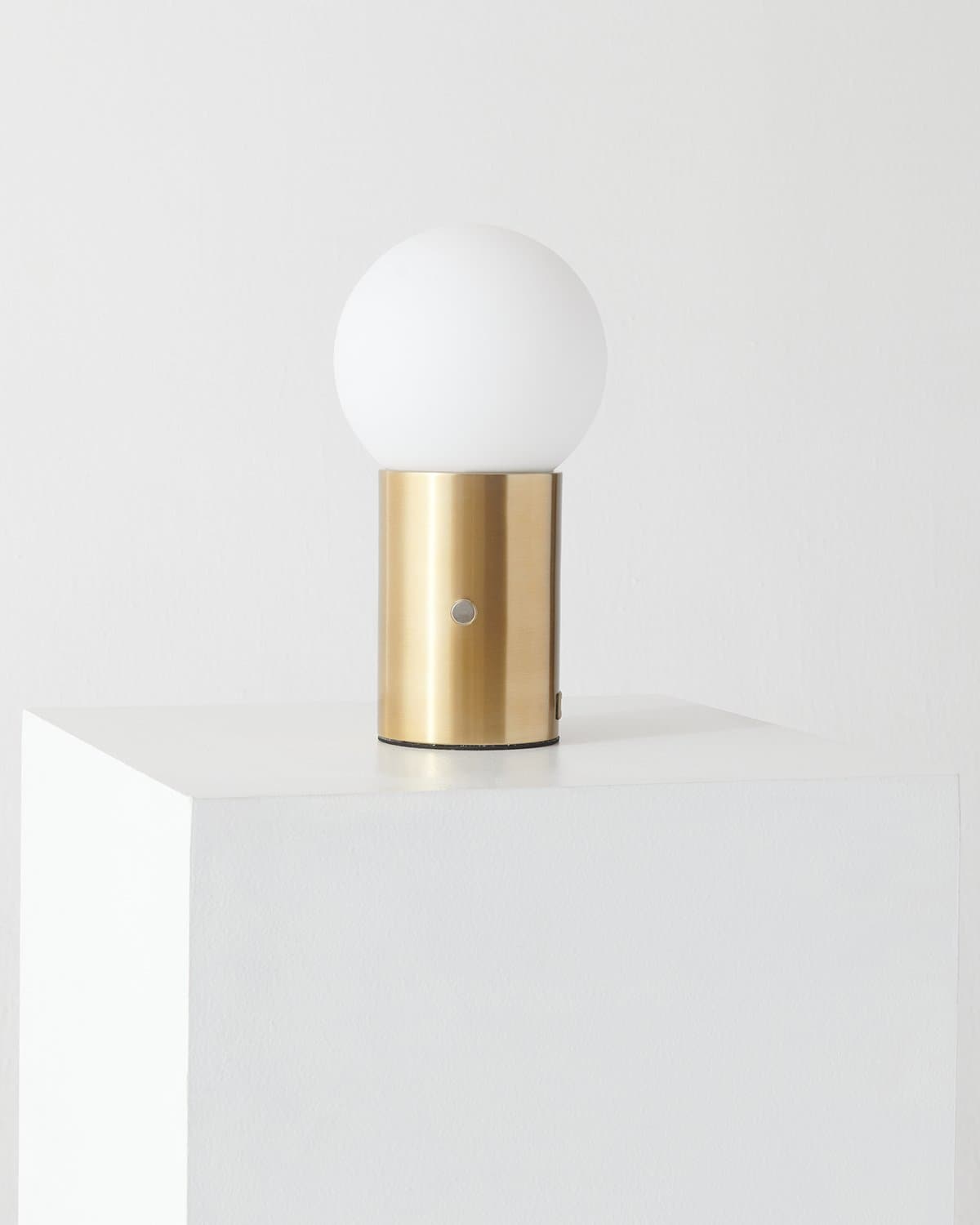 Kai Table Lamp - Smart Ambient Lighting Comfort (Table Lamp, Indoor Lighting, Modern Desk Light)