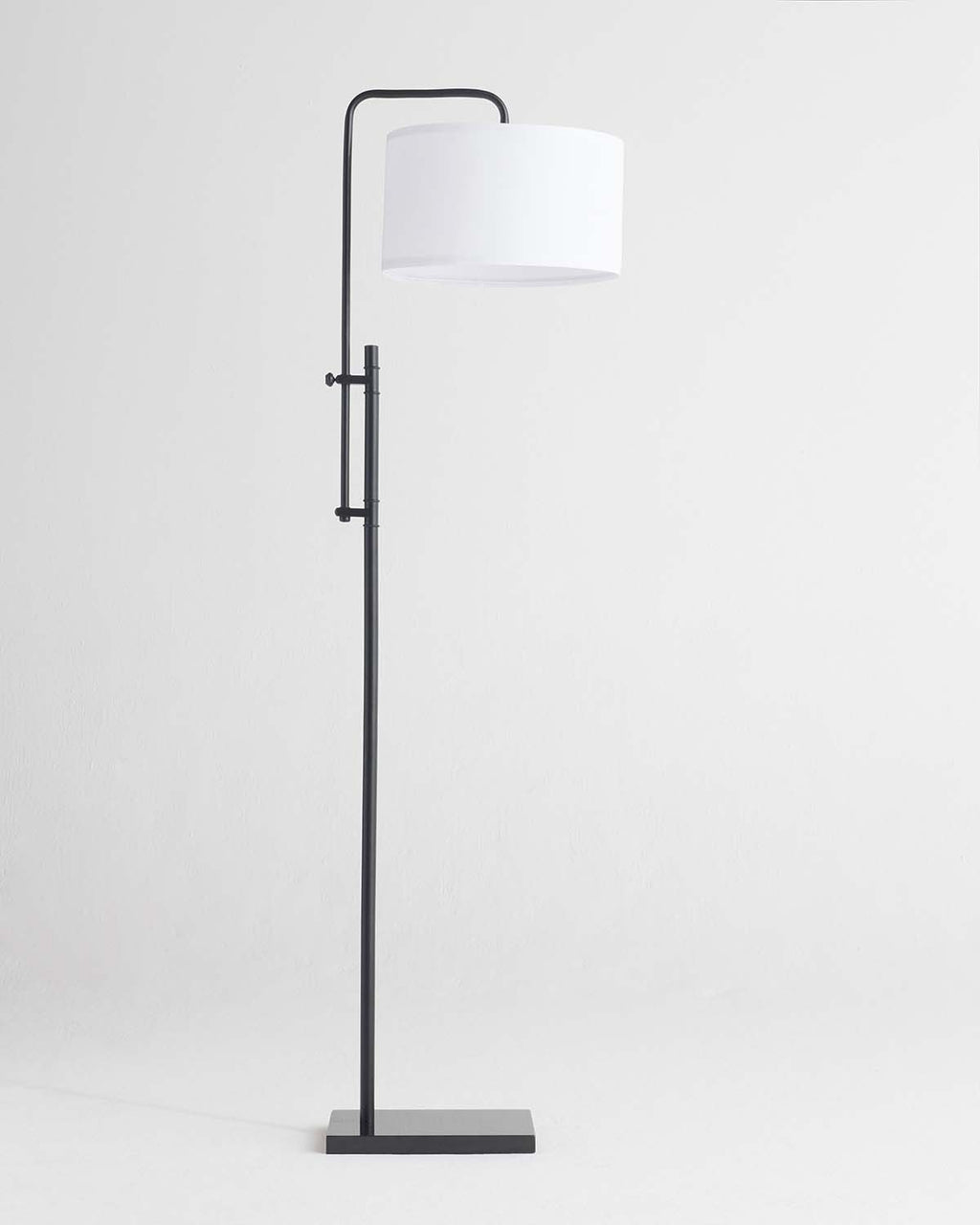 Leo Floor Lamp - Smart Ambient Lighting Comfort (Floor Lamp, Living Room Light, Modern Stand Light)