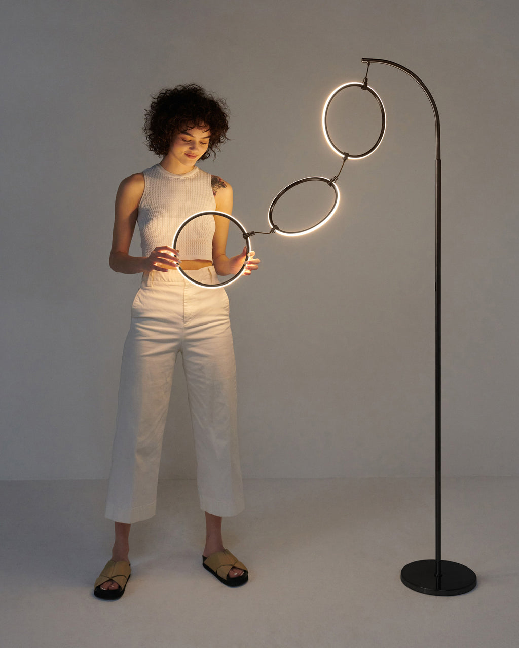 Nova Floor Lamp - Smart Ambient Lighting Comfort (Floor Lamp, Living Room Light, Modern Stand Light)