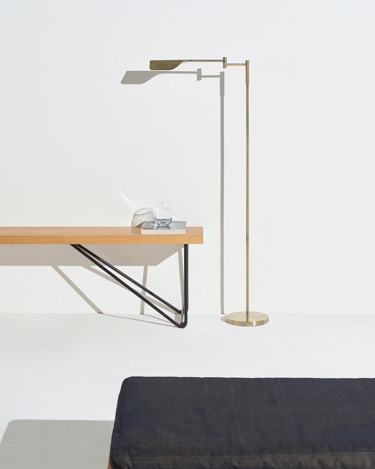 Leaf Floor Lamp - Smart Ambient Lighting Comfort (Floor Lamp, Living Room Light, Modern Stand Light)