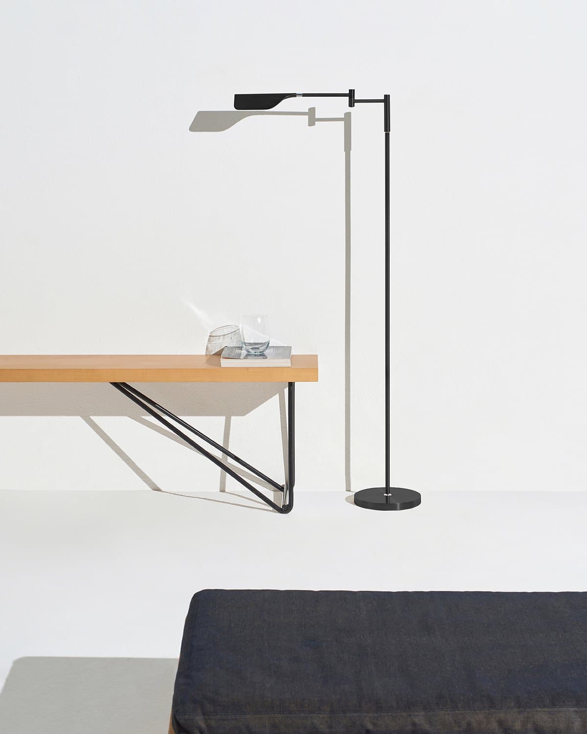 Leaf Floor Lamp - Smart Ambient Lighting Comfort (Floor Lamp, Living Room Light, Modern Stand Light)