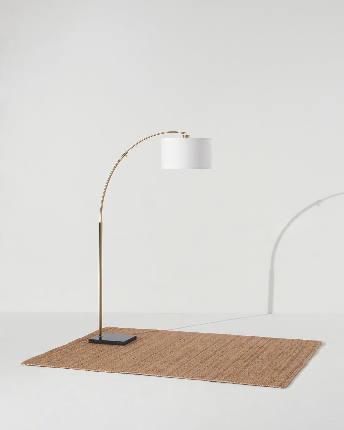 Logan Floor Lamp - Smart Ambient Lighting Comfort (Floor Lamp, Living Room Light, Modern Stand Light)