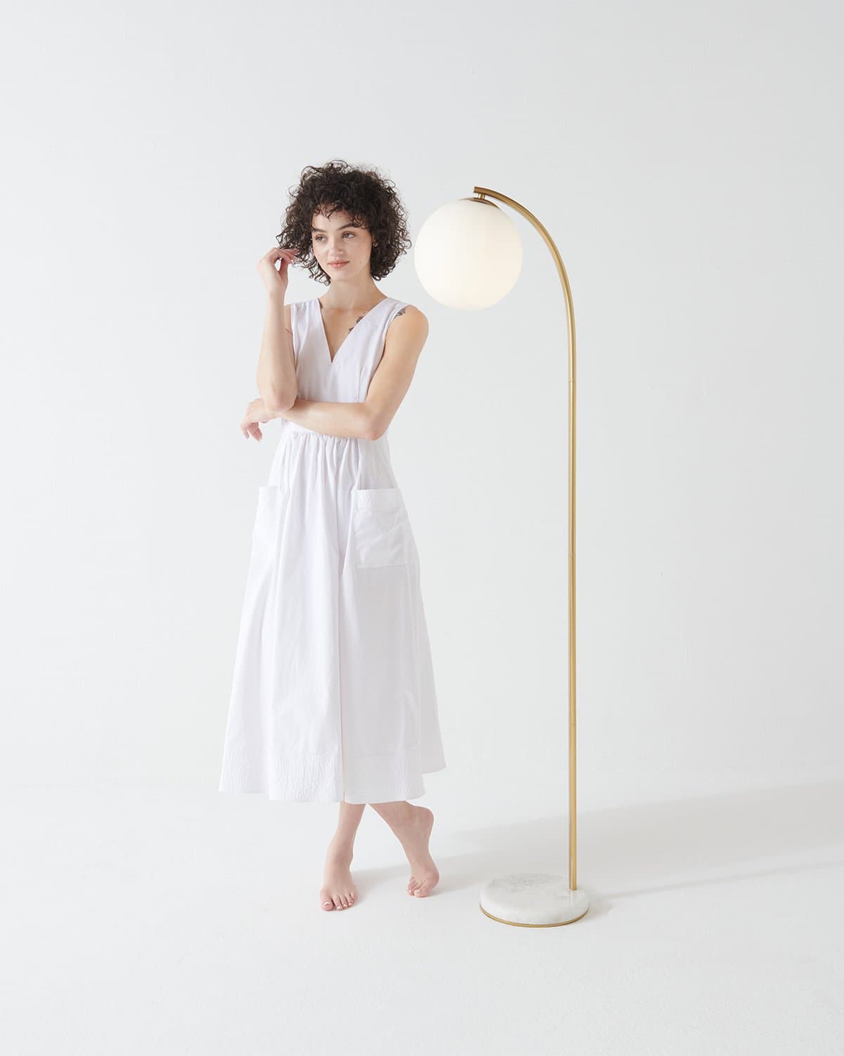 Luna Drop Floor Lamp - Smart Ambient Lighting Comfort (Floor Lamp, Living Room Light, Modern Stand Light)