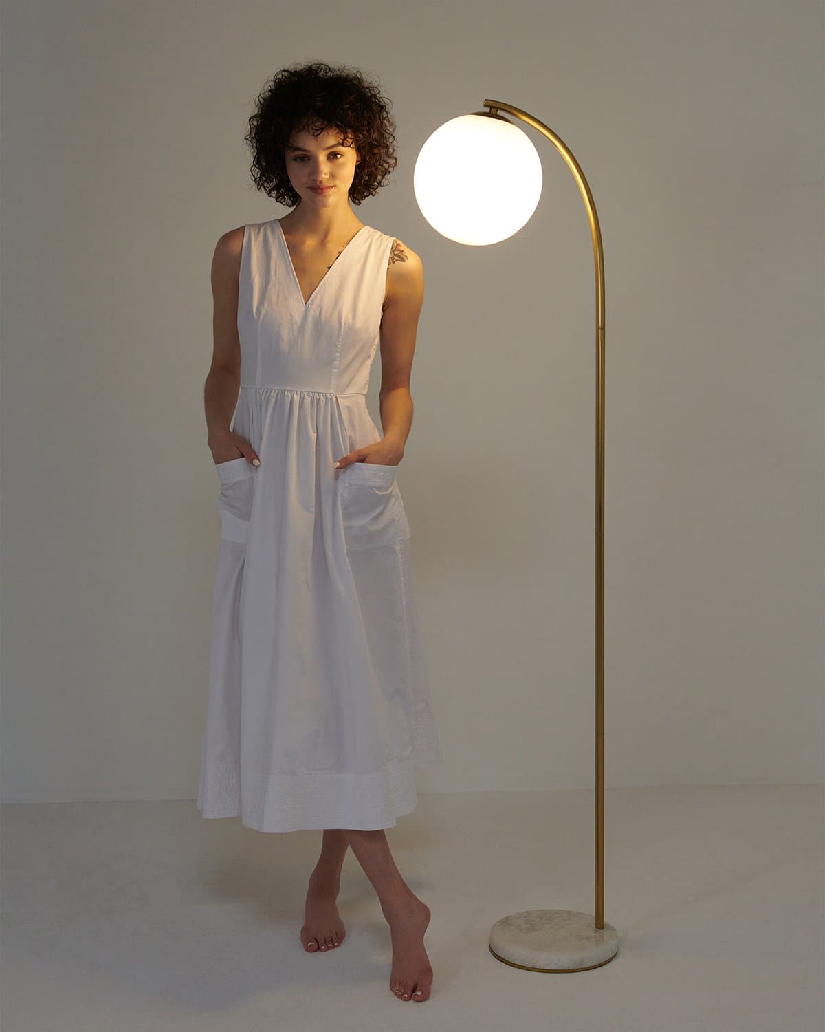 Luna Drop Floor Lamp - Smart Ambient Lighting Comfort (Floor Lamp, Living Room Light, Modern Stand Light)