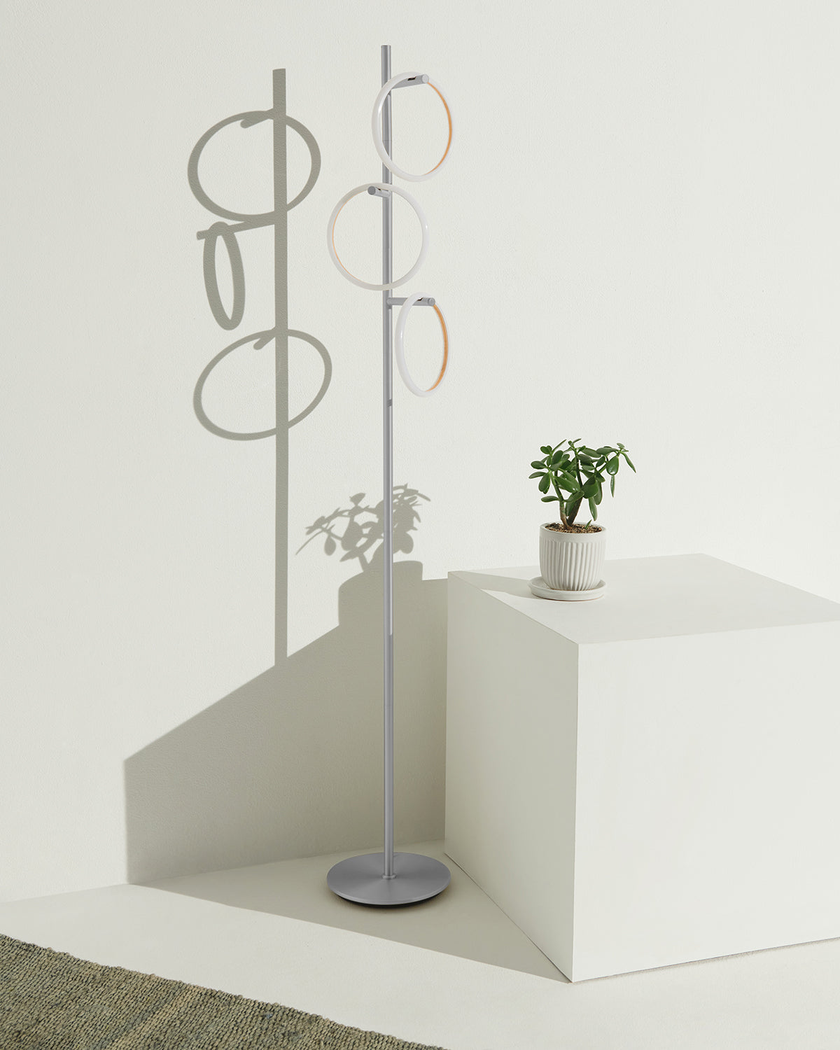 Saturn Floor Lamp - Smart Ambient Lighting Comfort (Floor Lamp, Living Room Light, Modern Stand Light)