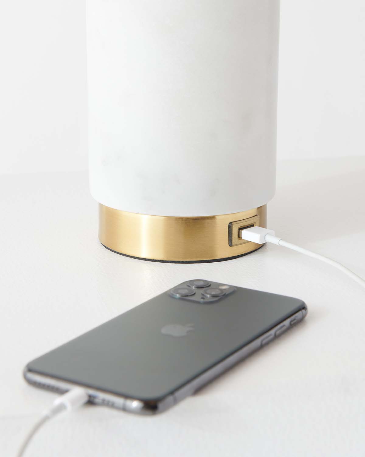 Arden USB Table Lamp - Smart Ambient Lighting Comfort (Table Lamp, Indoor Lighting, Modern Desk Light)