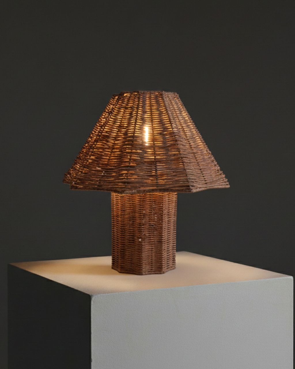 Leon Table Lamp - Smart Ambient Lighting Comfort (Table Lamp, Indoor Lighting, Modern Desk Light)