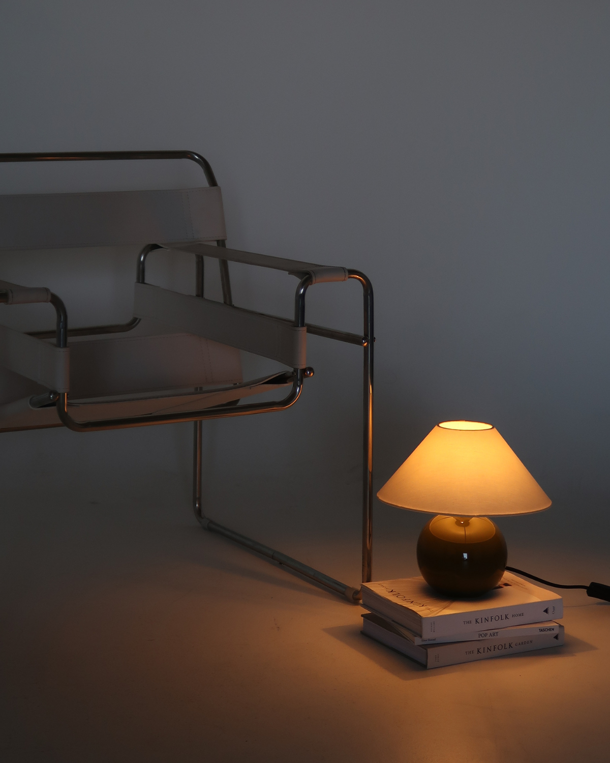 Fiona Table Lamp - Smart Ambient Lighting Comfort (Table Lamp, Indoor Lighting, Modern Desk Light)