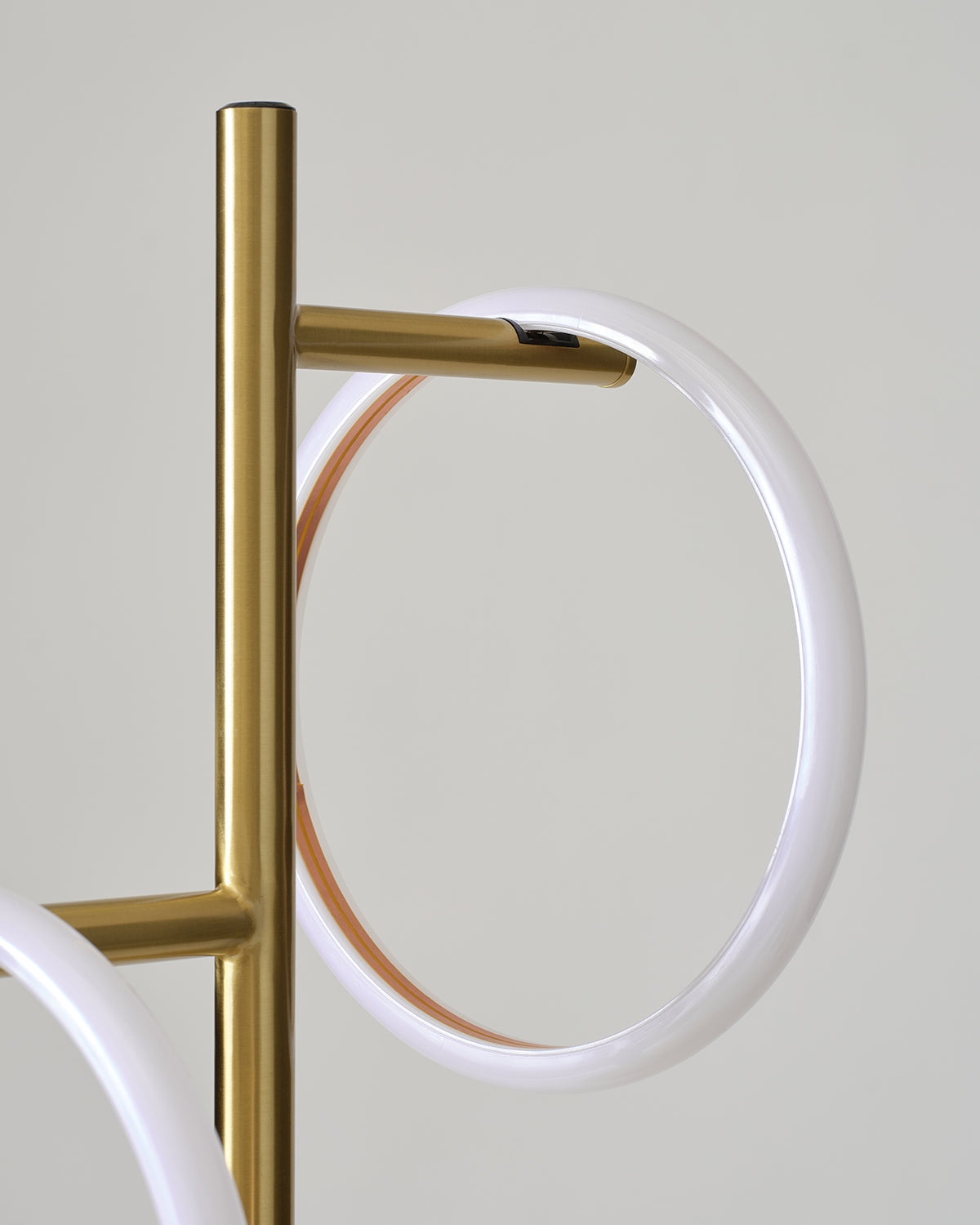 Saturn Table Lamp - Smart Ambient Lighting Comfort (Table Lamp, Indoor Lighting, Modern Desk Light)