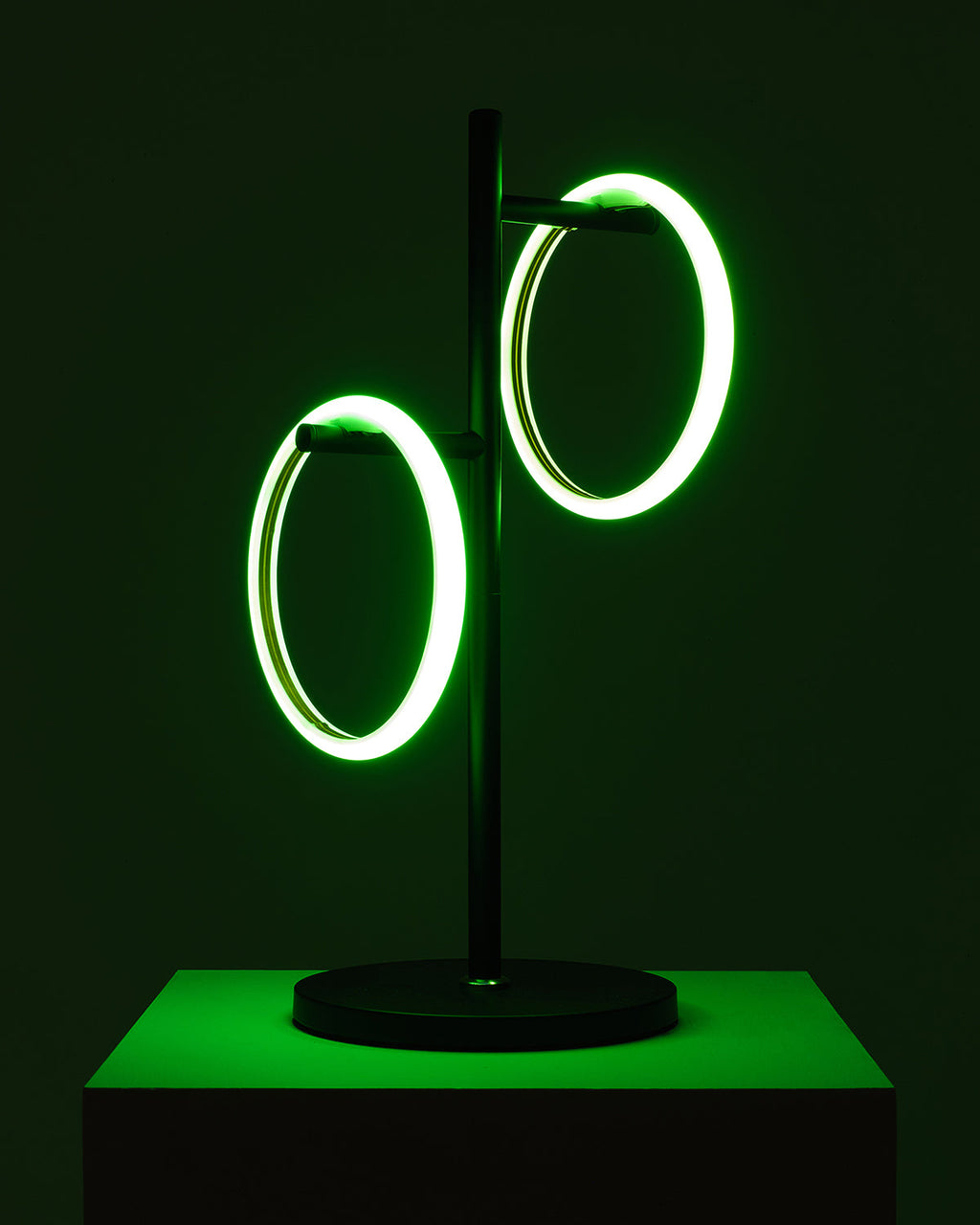 Saturn RGB Table Lamp - Smart Ambient Lighting Comfort (Table Lamp, Indoor Lighting, Modern Desk Light)
