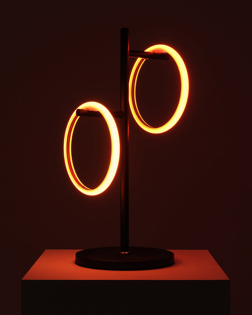 Saturn RGB Table Lamp - Smart Ambient Lighting Comfort (Table Lamp, Indoor Lighting, Modern Desk Light)