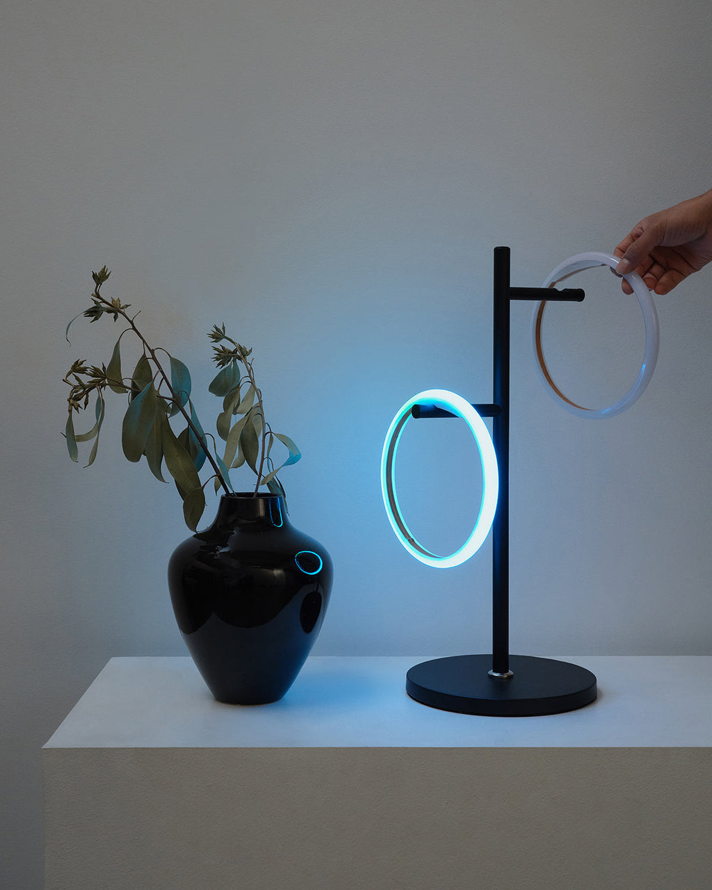 Saturn RGB Table Lamp - Smart Ambient Lighting Comfort (Table Lamp, Indoor Lighting, Modern Desk Light)