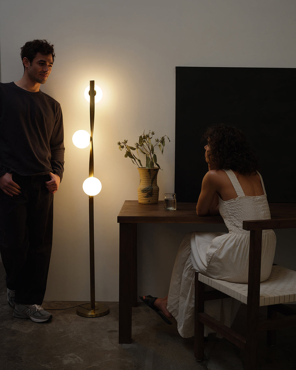 Nola Floor Lamp - Smart Ambient Lighting Comfort (Floor Lamp, Living Room Light, Modern Stand Light)