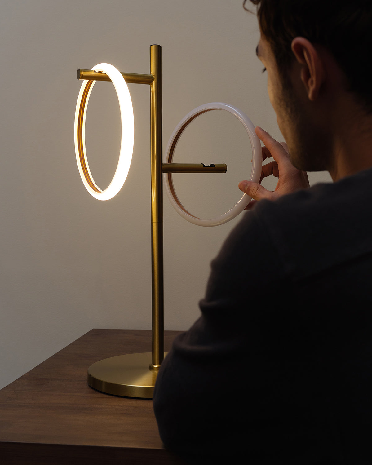 Saturn Table Lamp - Smart Ambient Lighting Comfort (Table Lamp, Indoor Lighting, Modern Desk Light)