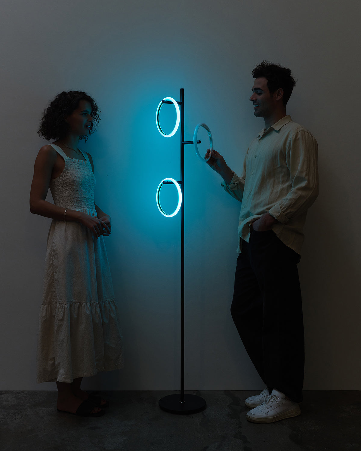 Saturn RGB Floor Lamp - Smart Ambient Lighting Comfort (Floor Lamp, Living Room Light, Modern Stand Light)