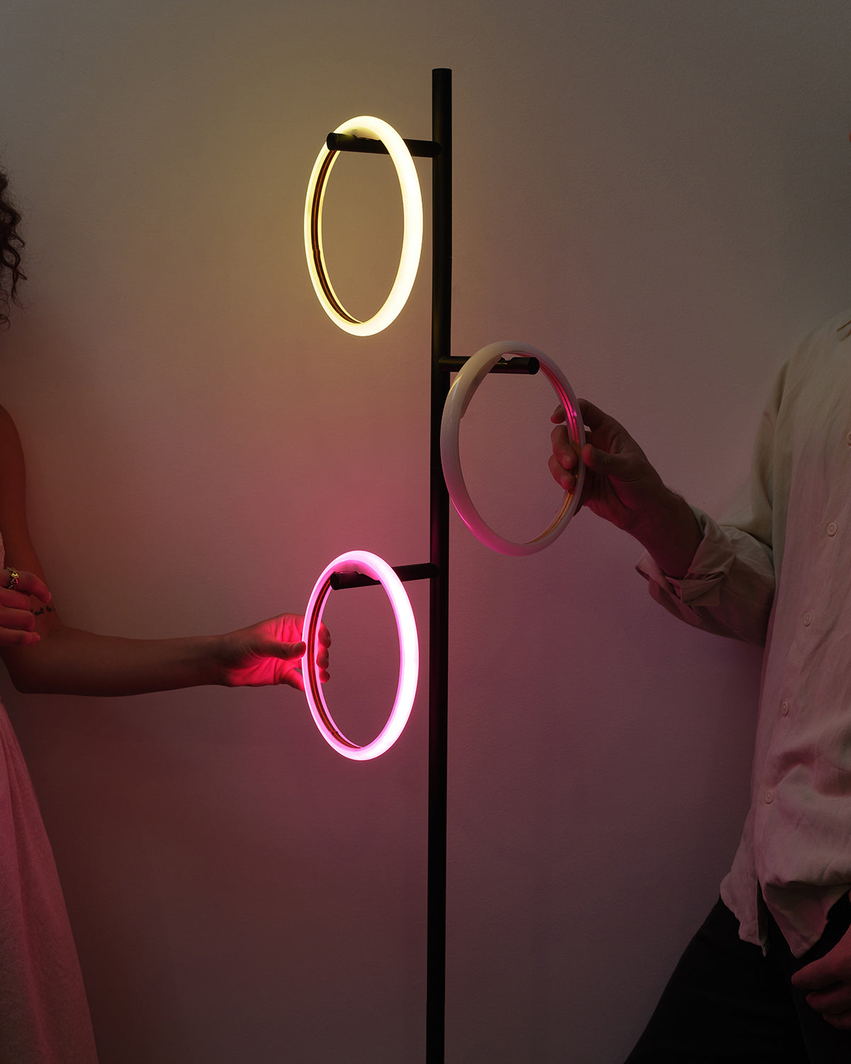 Saturn RGB Floor Lamp - Smart Ambient Lighting Comfort (Floor Lamp, Living Room Light, Modern Stand Light)