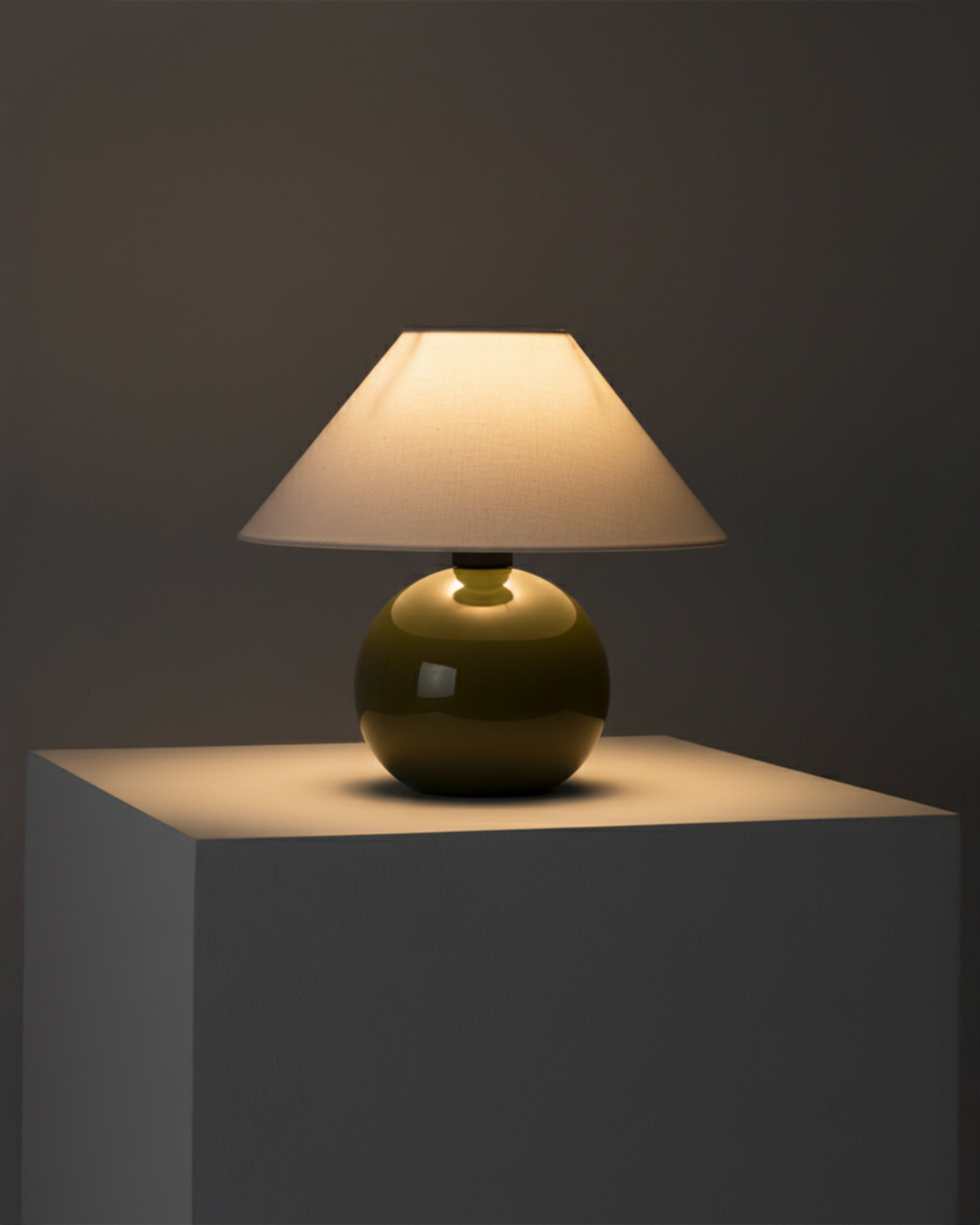 Fiona Table Lamp - Smart Ambient Lighting Comfort (Table Lamp, Indoor Lighting, Modern Desk Light)