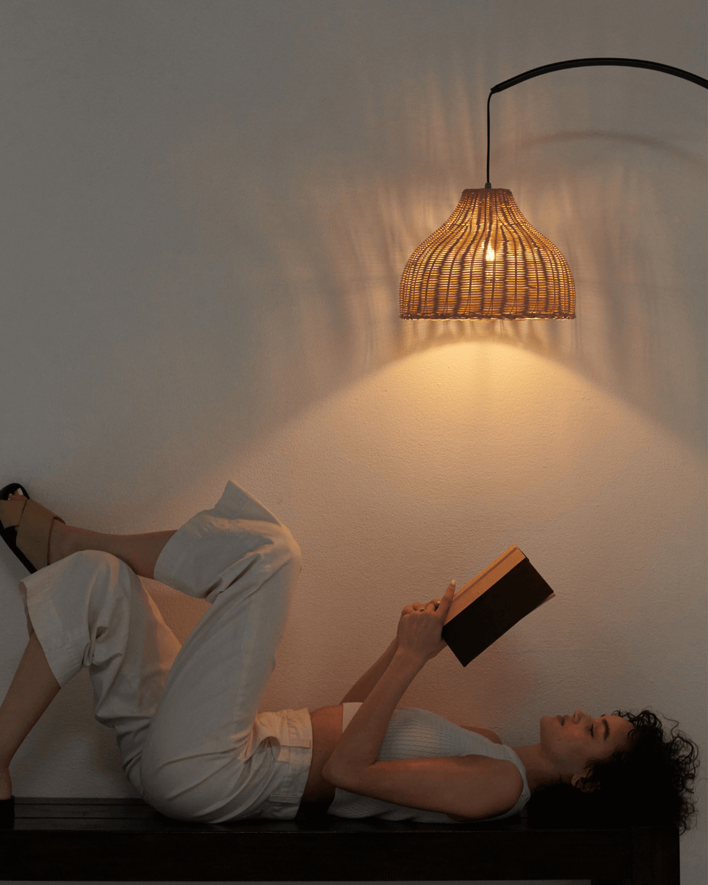 Lark Floor Lamp - Smart Ambient Lighting Comfort (Floor Lamp, Living Room Light, Modern Stand Light)