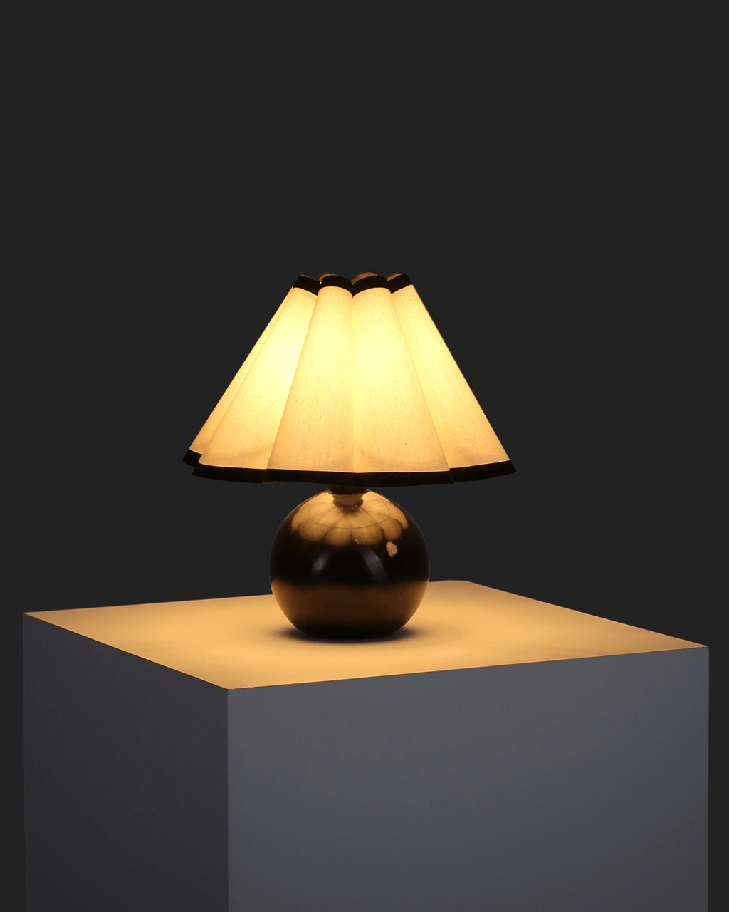 Blair Table Lamp - Smart Ambient Lighting Comfort (Table Lamp, Indoor Lighting, Modern Desk Light)