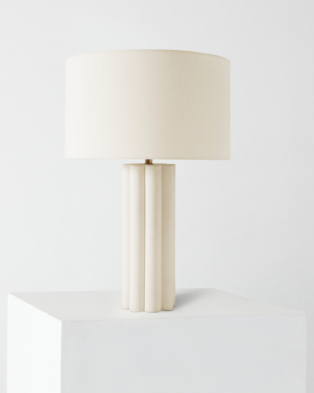 Becca Table Lamp - Smart Ambient Lighting Comfort (Table Lamp, Indoor Lighting, Modern Desk Light)