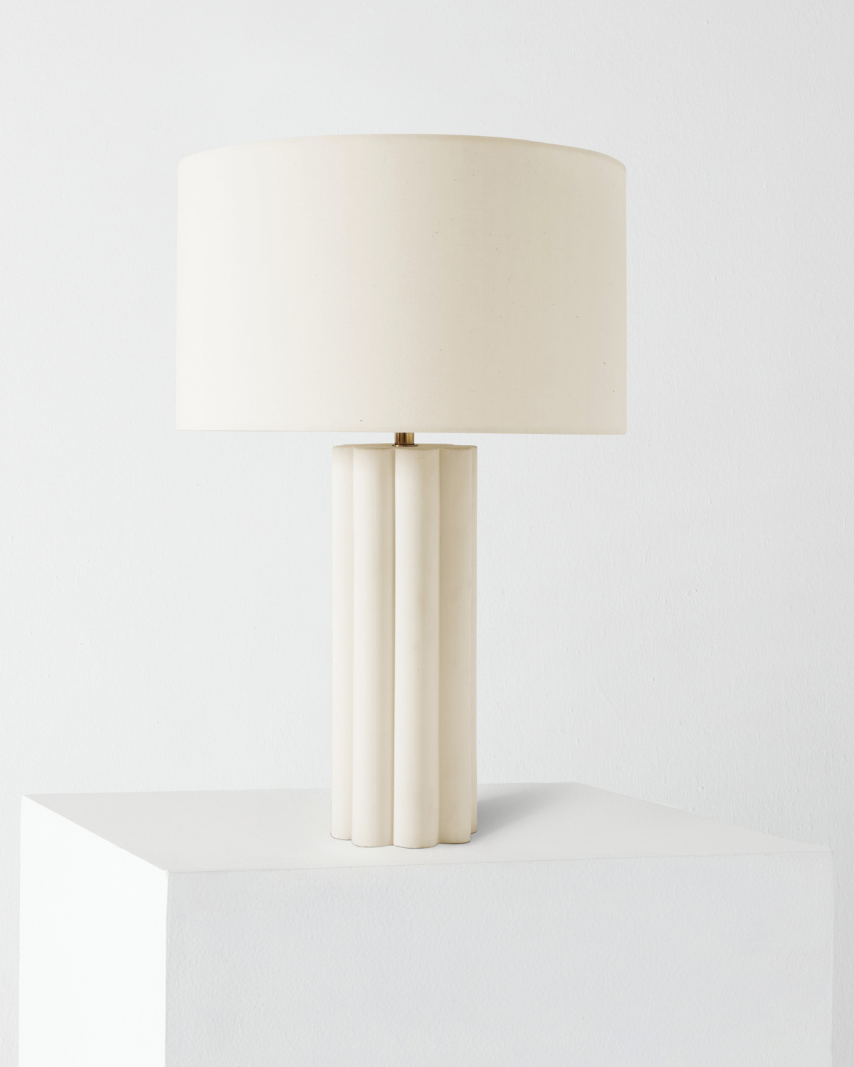 Becca Table Lamp - Smart Ambient Lighting Comfort (Table Lamp, Indoor Lighting, Modern Desk Light)