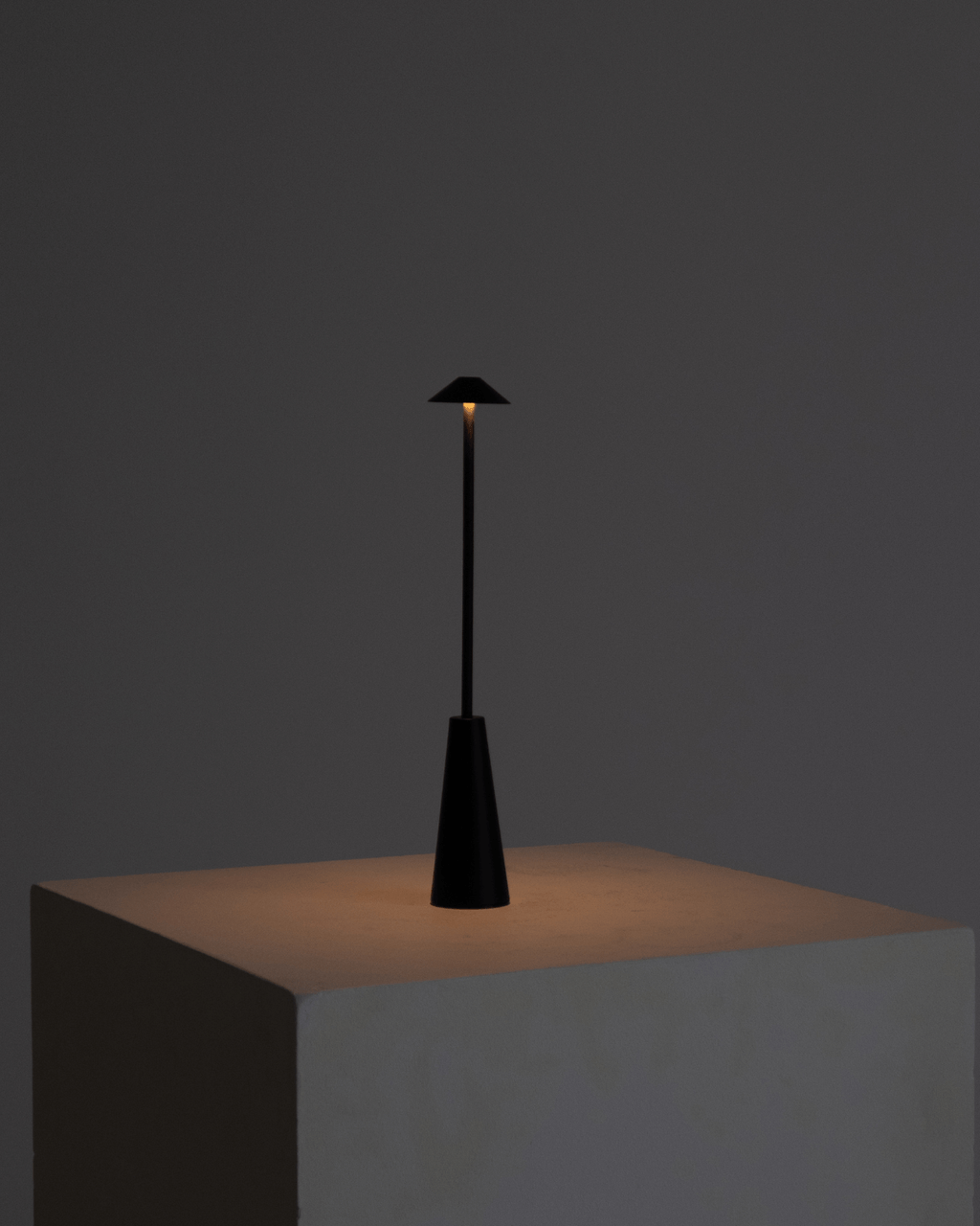 Enoki Portable Lamp - Smart Ambient Lighting Comfort (Table Lamp, Indoor Lighting, Modern Desk Light)
