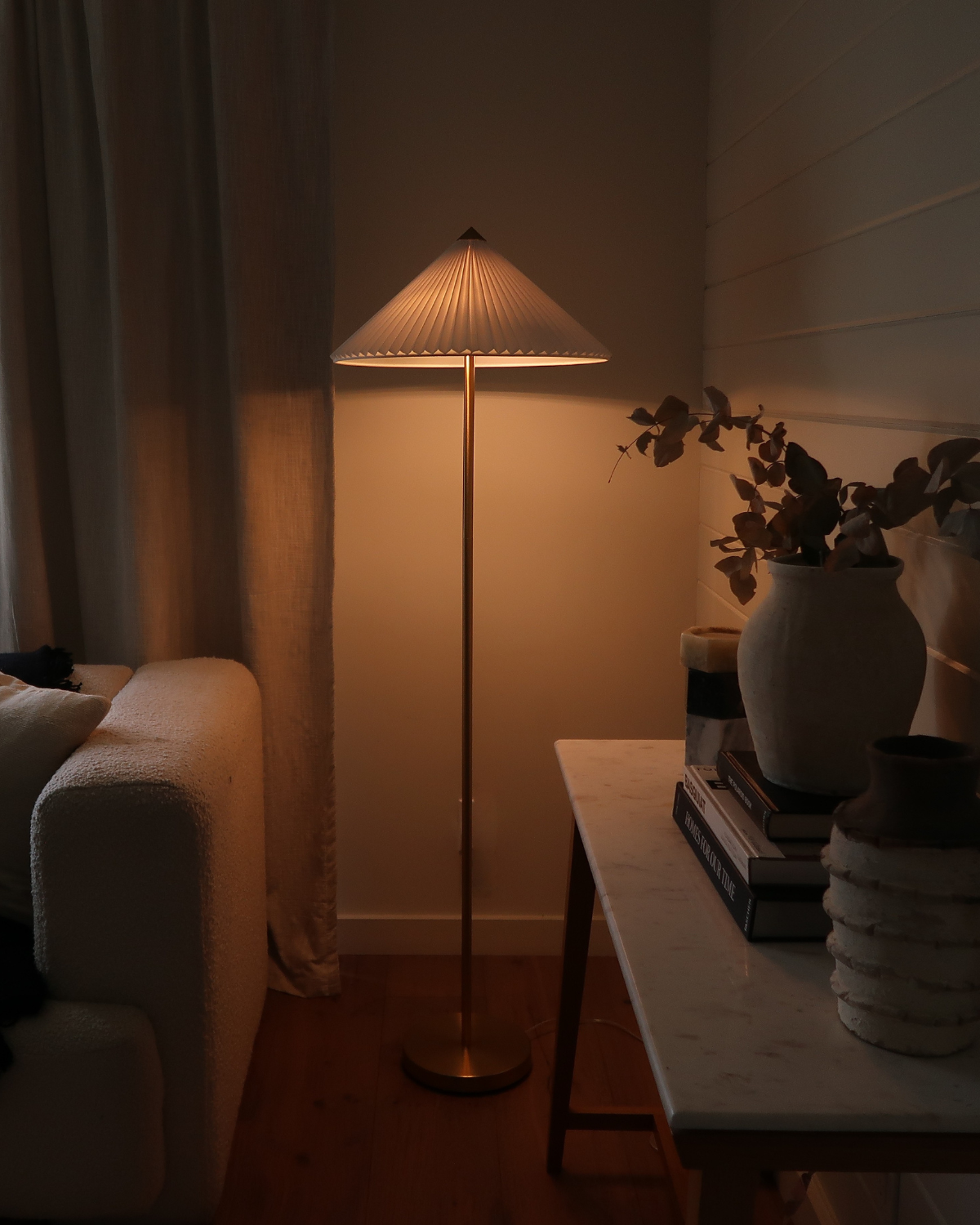 Sienna Floor Lamp - Smart Ambient Lighting Comfort (Floor Lamp, Living Room Light, Modern Stand Light)