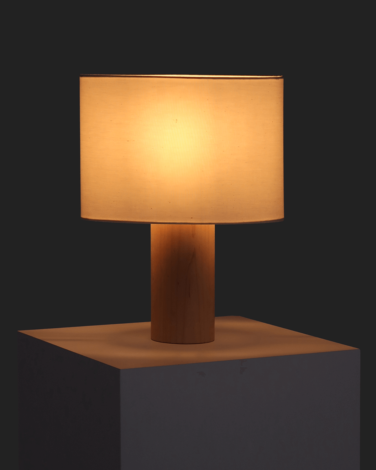 Mia Table Lamp - Smart Ambient Lighting Comfort (Table Lamp, Indoor Lighting, Modern Desk Light)
