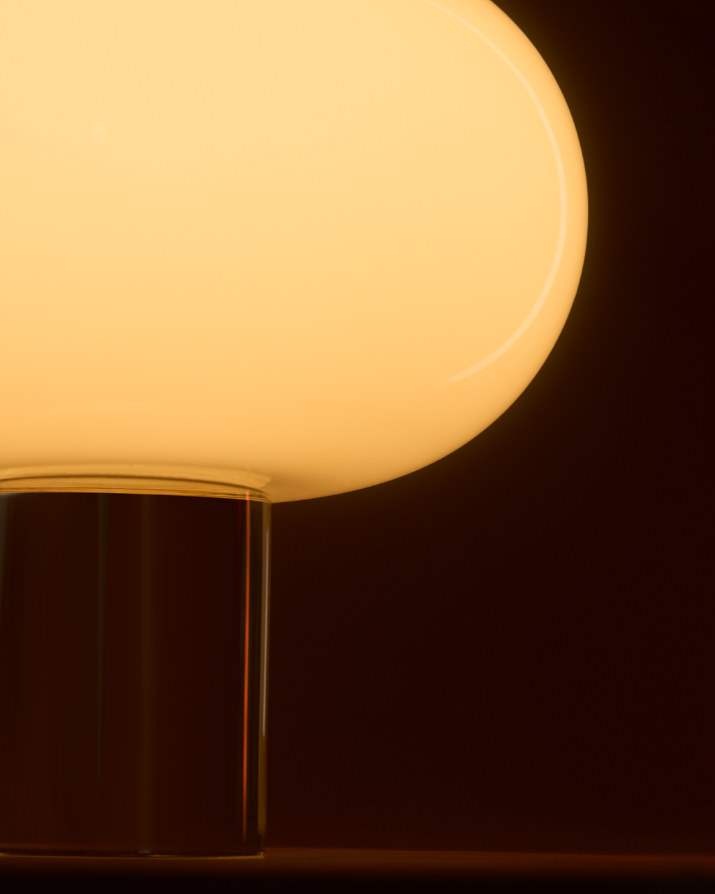 Callisto Table Lamp - Smart Ambient Lighting Comfort (Table Lamp, Indoor Lighting, Modern Desk Light)