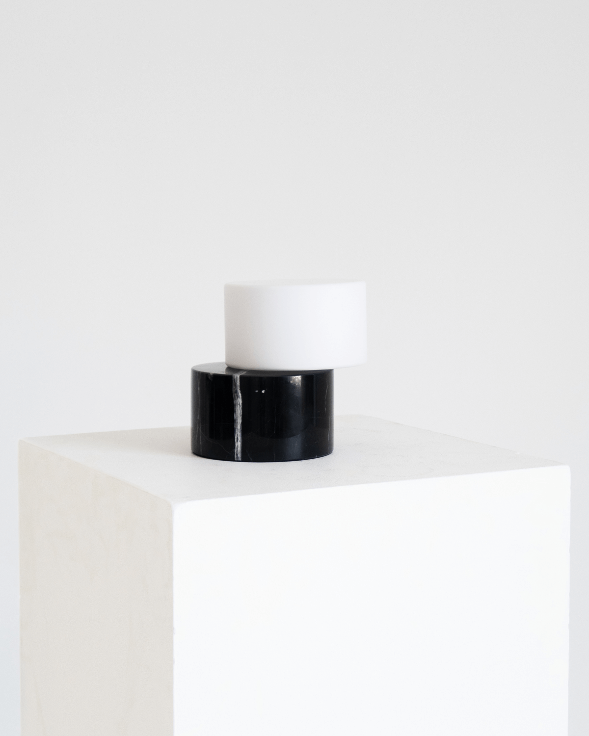 ZigZag Table Lamp - Smart Ambient Lighting Comfort (Table Lamp, Indoor Lighting, Modern Desk Light)
