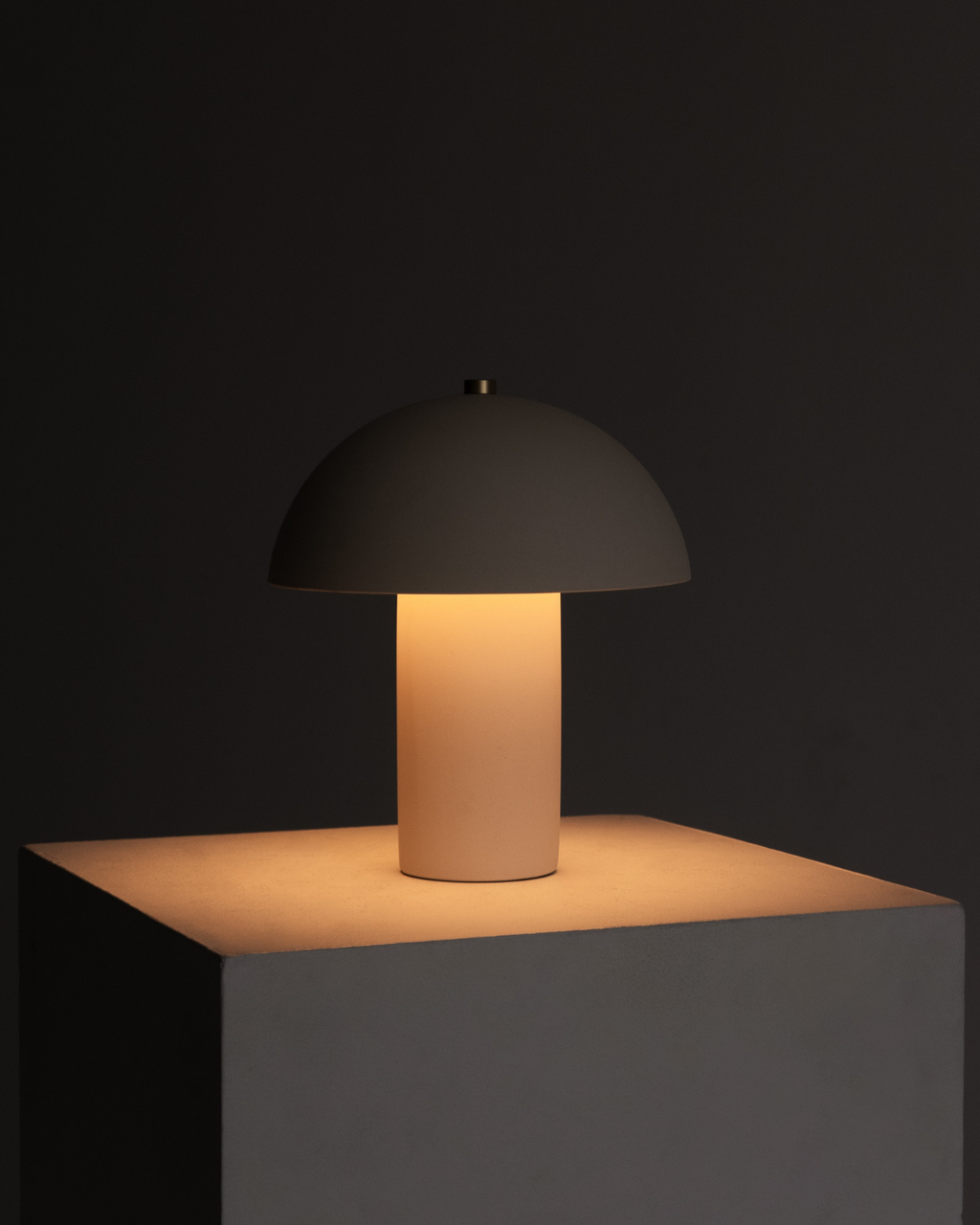 Alba Table Lamp - Smart Ambient Lighting Comfort (Table Lamp, Indoor Lighting, Modern Desk Light)