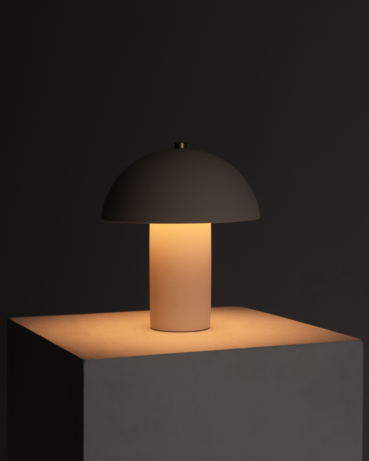 Alba Table Lamp - Smart Ambient Lighting Comfort (Table Lamp, Indoor Lighting, Modern Desk Light)