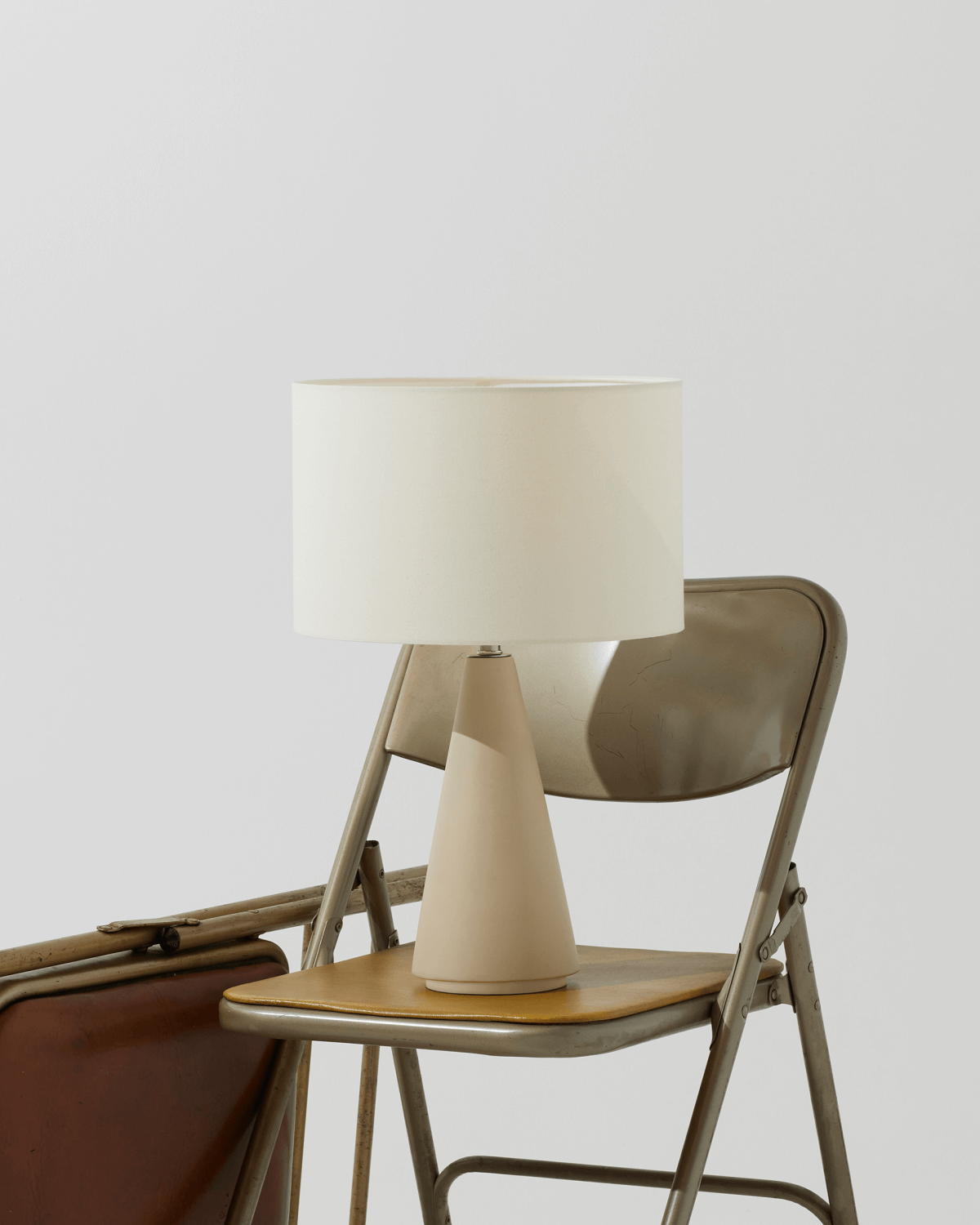 Nathaniel Table Lamp - Smart Ambient Lighting Comfort (Table Lamp, Indoor Lighting, Modern Desk Light)