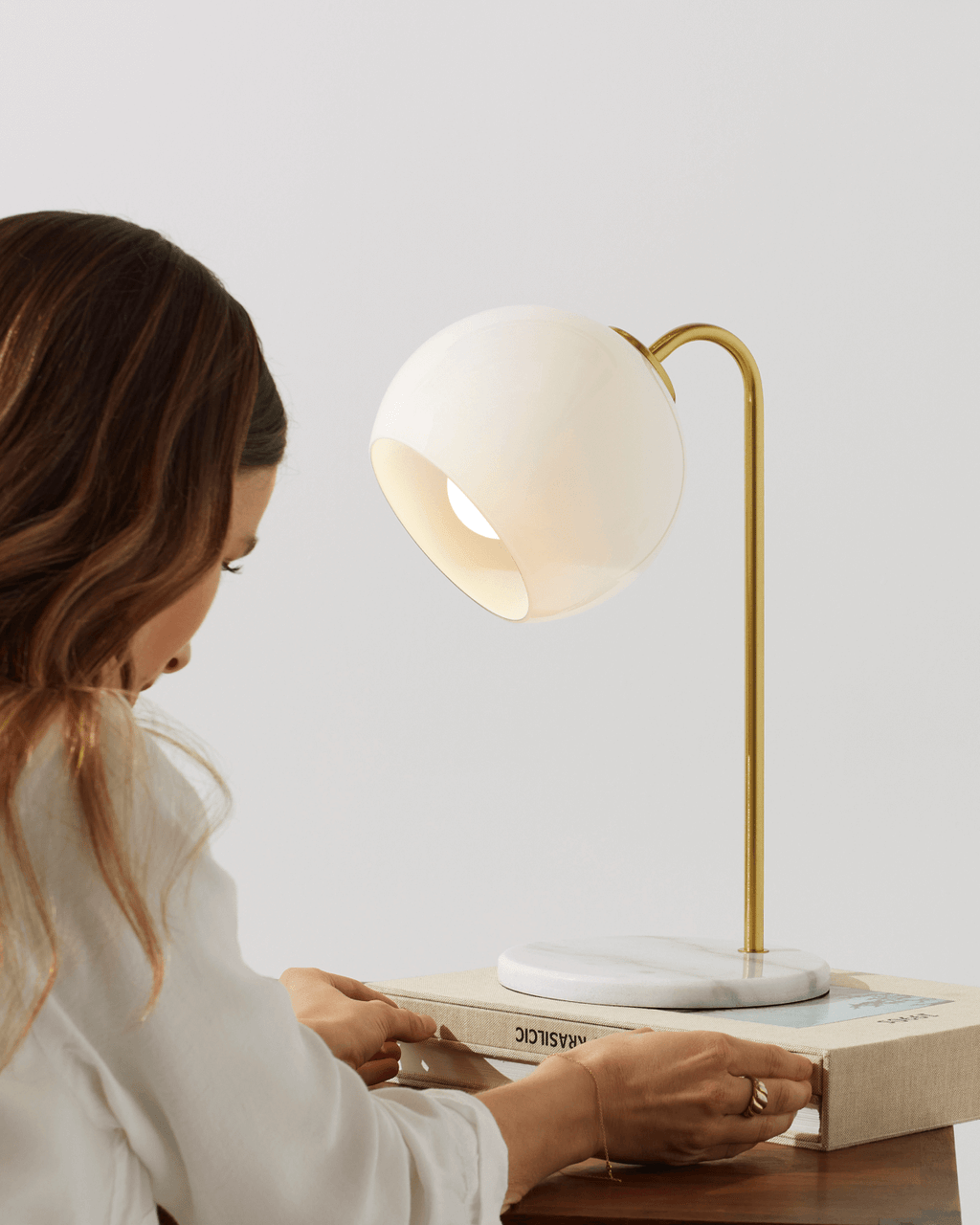 Krystal Table Lamp - Smart Ambient Lighting Comfort (Table Lamp, Indoor Lighting, Modern Desk Light)