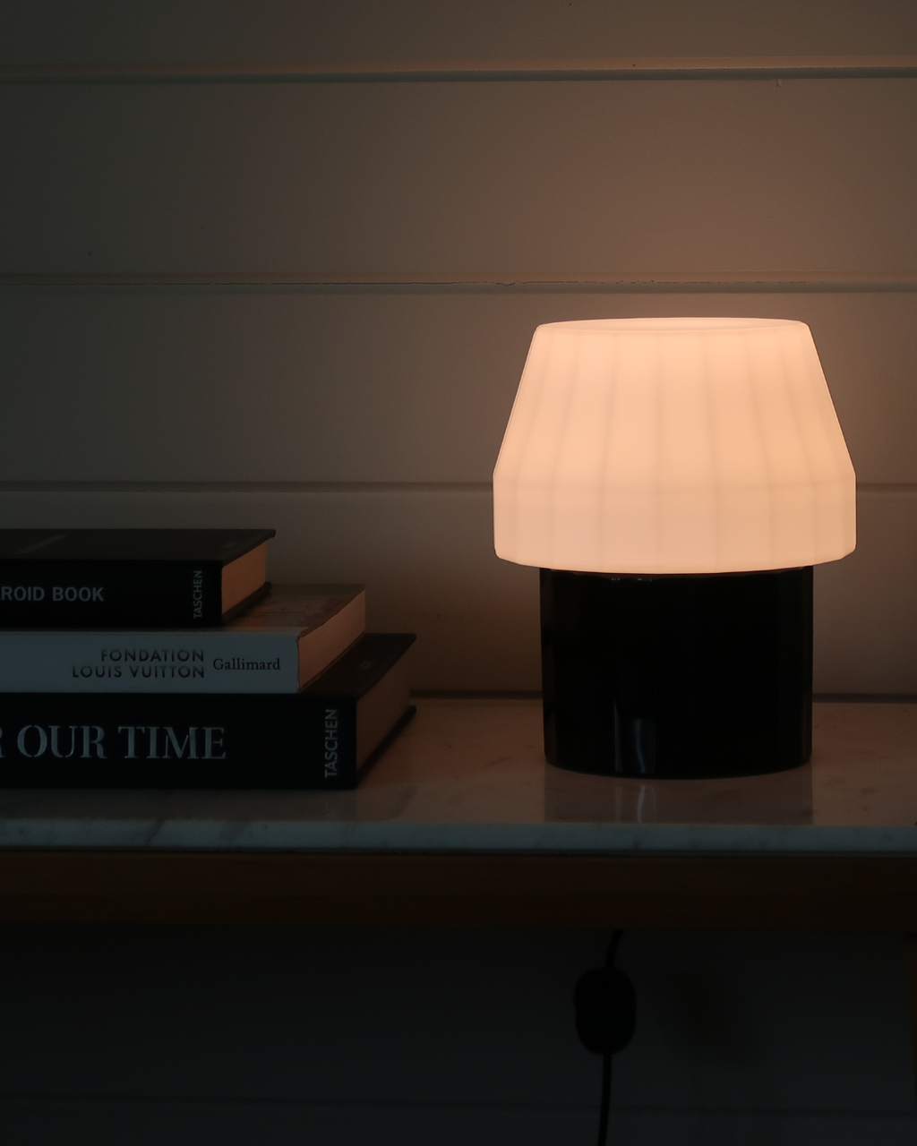 Duke Table Lamp - Smart Ambient Lighting Comfort (Table Lamp, Indoor Lighting, Modern Desk Light)