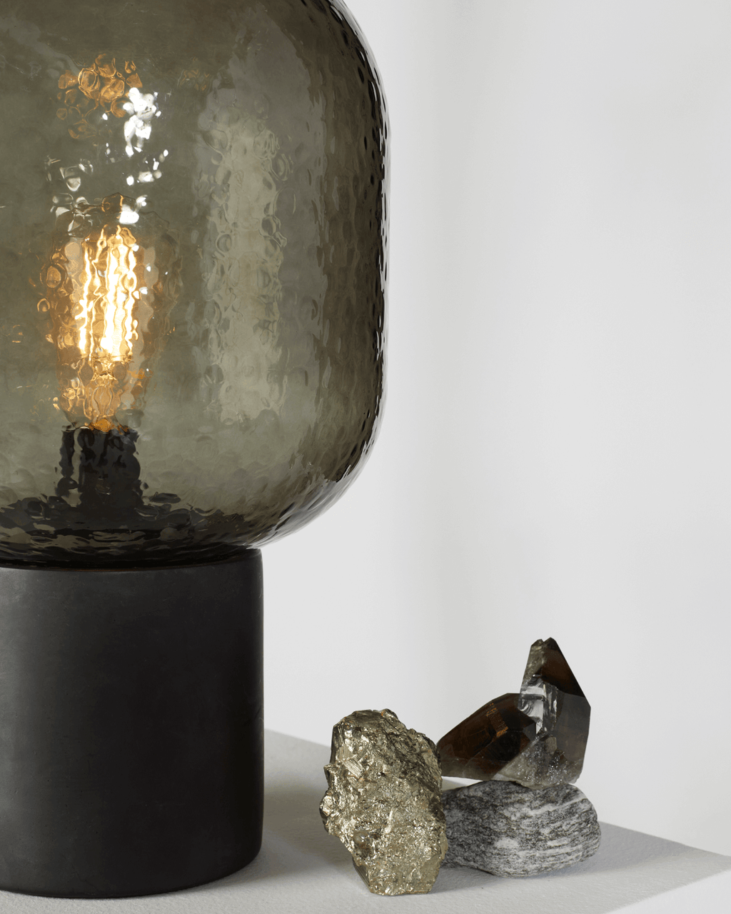 Bruce Table Lamp - Smart Ambient Lighting Comfort (Table Lamp, Indoor Lighting, Modern Desk Light)
