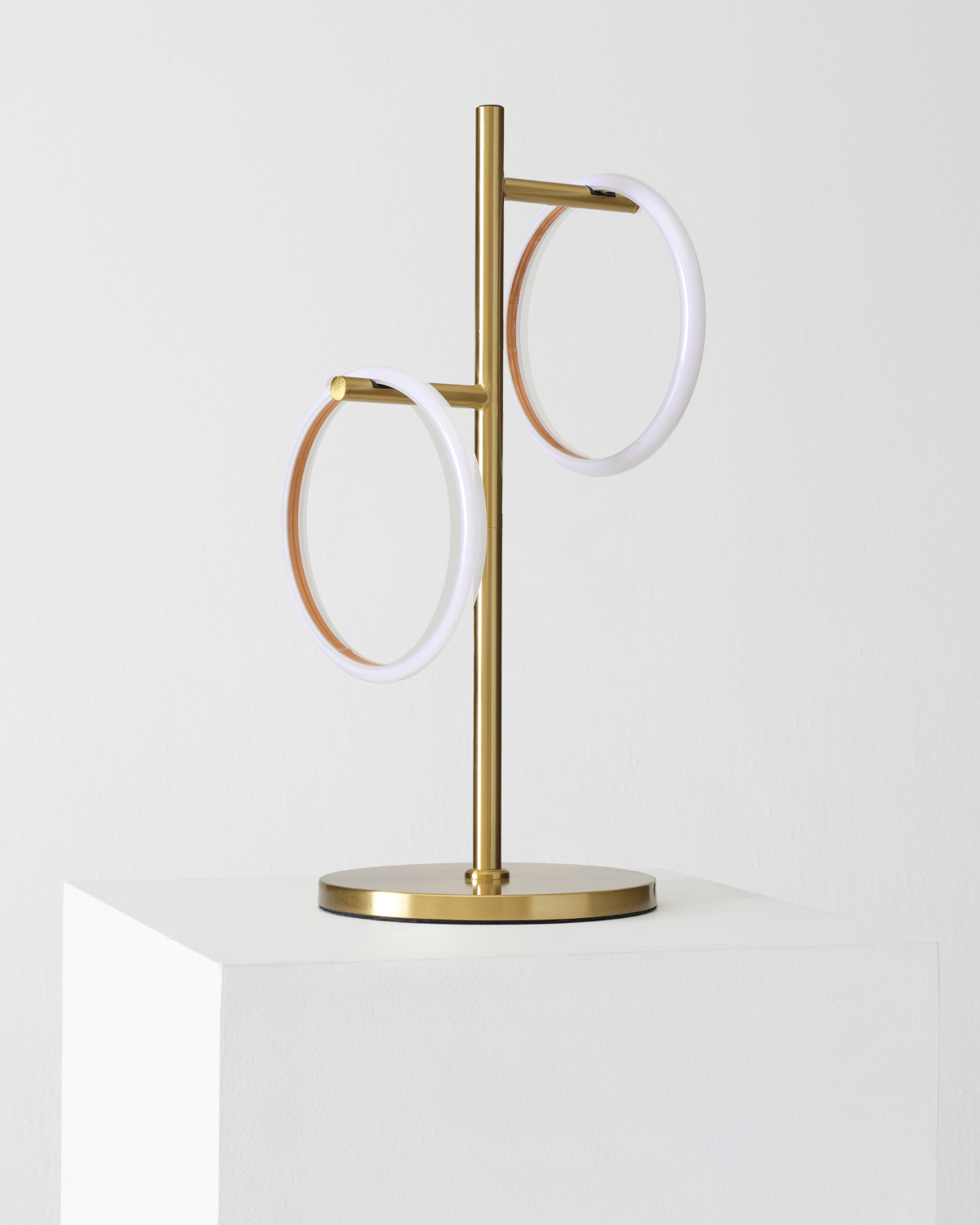 Saturn Table Lamp - Smart Ambient Lighting Comfort (Table Lamp, Indoor Lighting, Modern Desk Light)