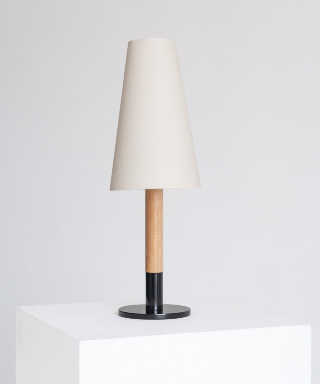 Arthur Table Lamp - Smart Ambient Lighting Comfort (Table Lamp, Indoor Lighting, Modern Desk Light)