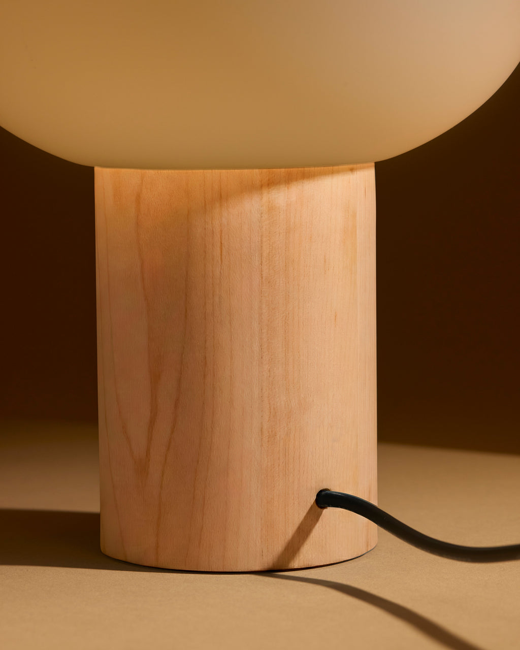 Ivy Table Lamp - Smart Ambient Lighting Comfort (Table Lamp, Indoor Lighting, Modern Desk Light)