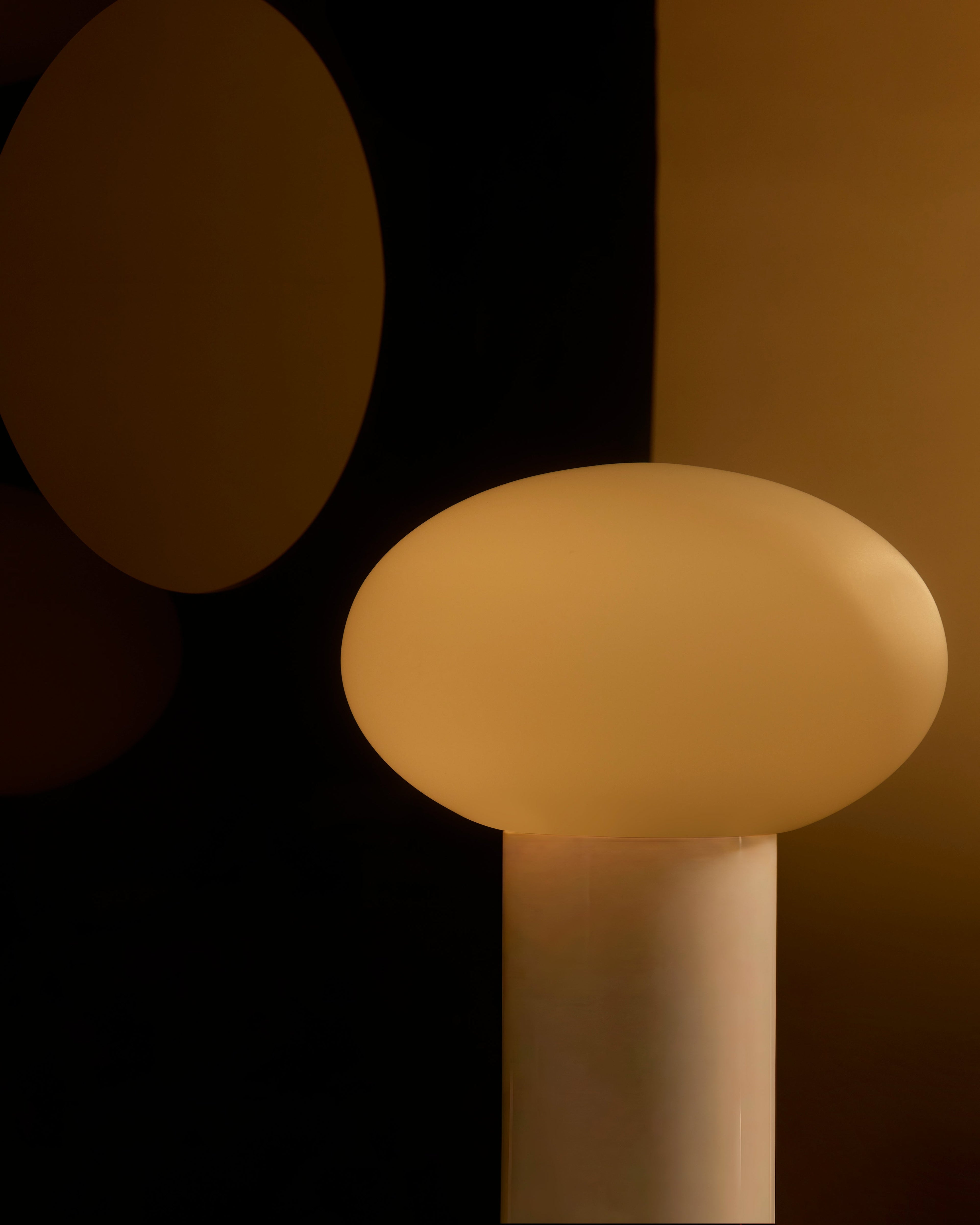 Ivy Table Lamp - Smart Ambient Lighting Comfort (Table Lamp, Indoor Lighting, Modern Desk Light)