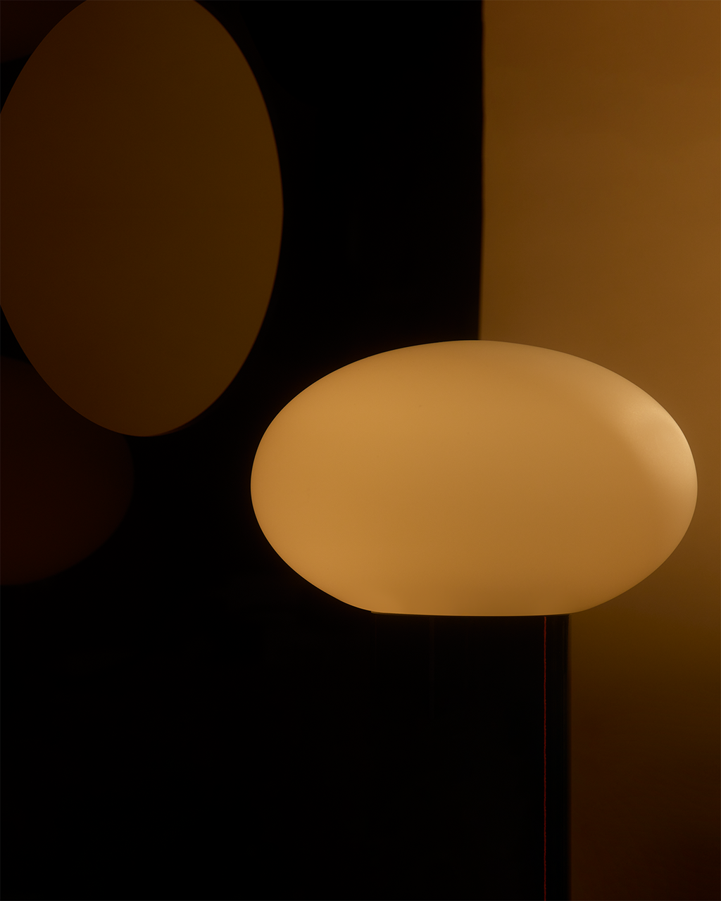 Ivy Table Lamp - Smart Ambient Lighting Comfort (Table Lamp, Indoor Lighting, Modern Desk Light)