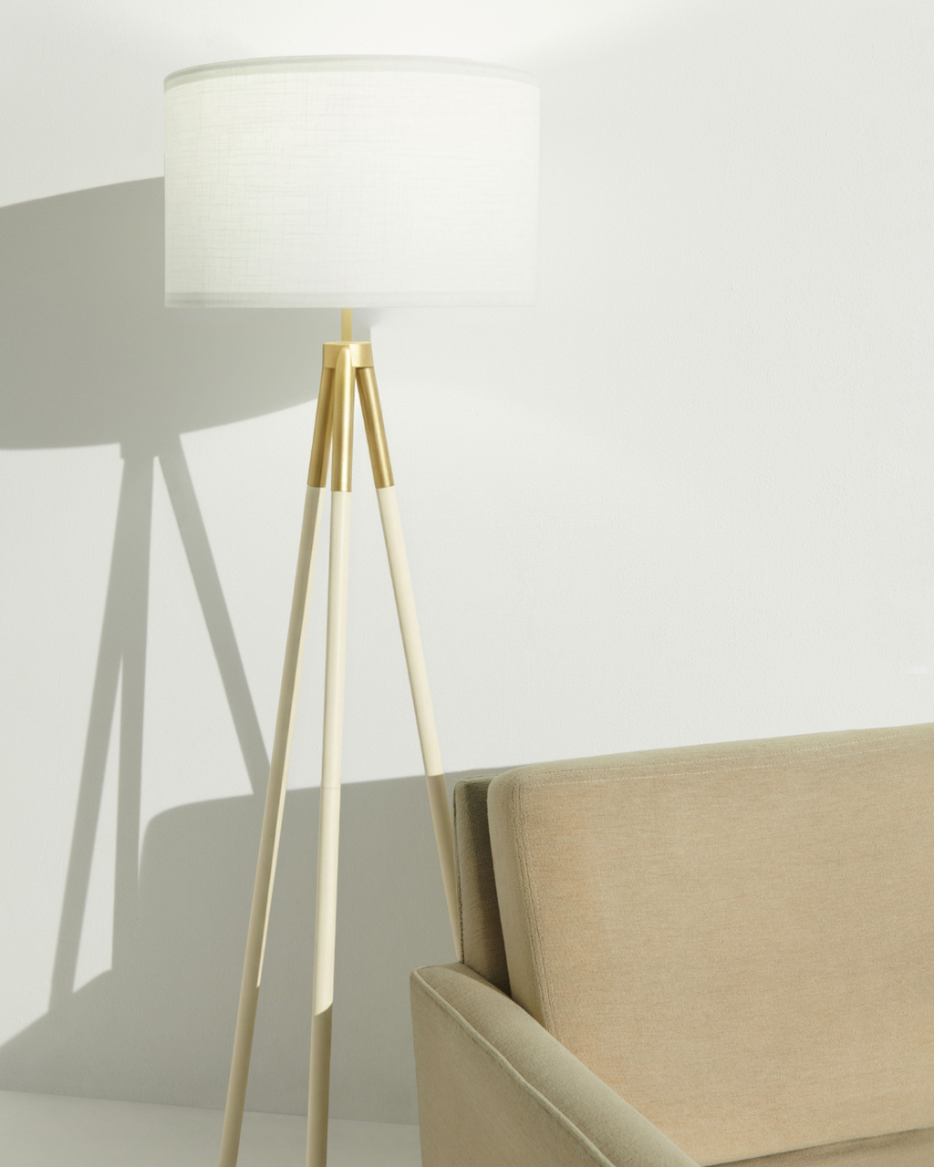 Levi Floor Lamp - Smart Ambient Lighting Comfort (Floor Lamp, Living Room Light, Modern Stand Light)