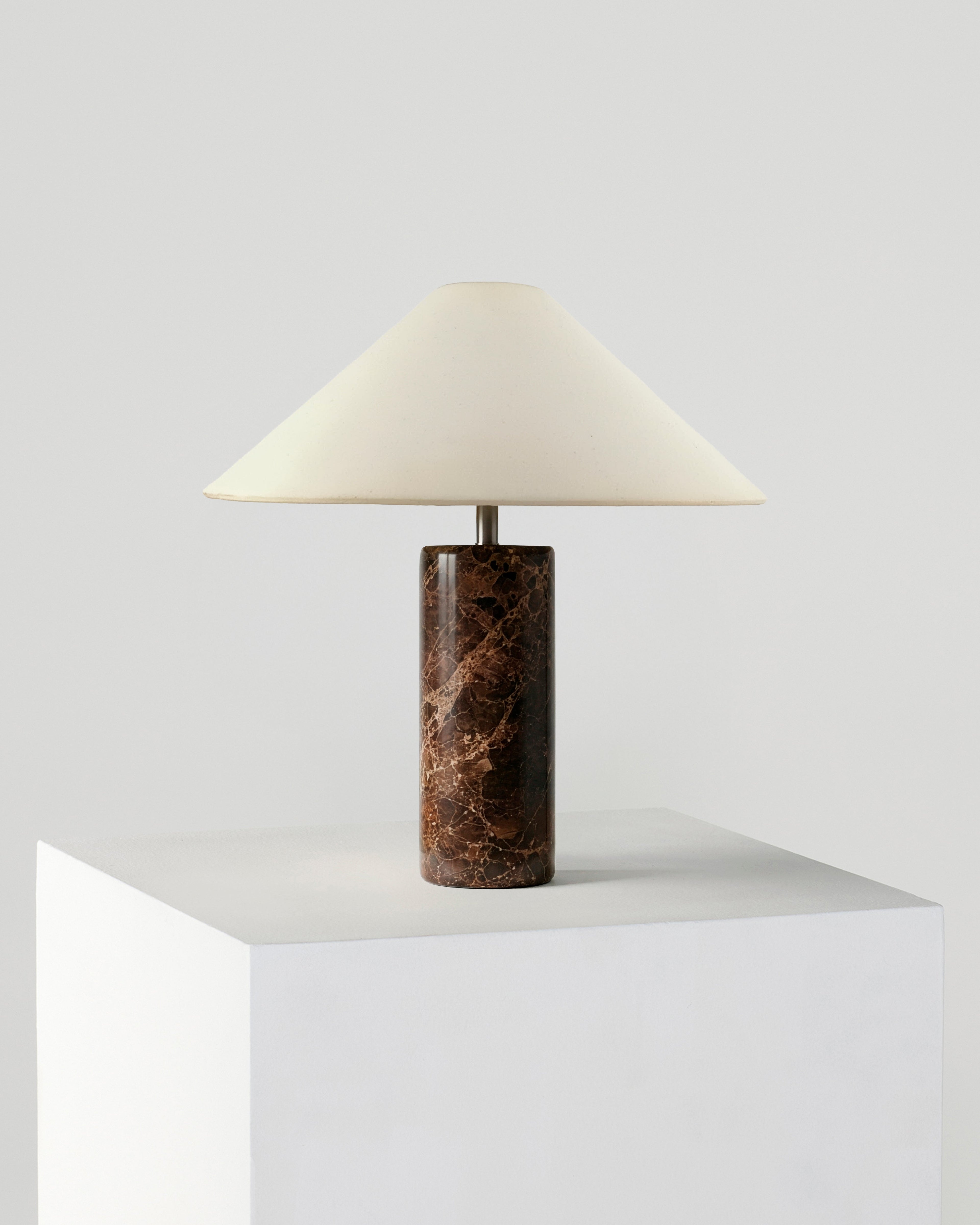 Runo Table Lamp - Smart Ambient Lighting Comfort (Table Lamp, Indoor Lighting, Modern Desk Light)