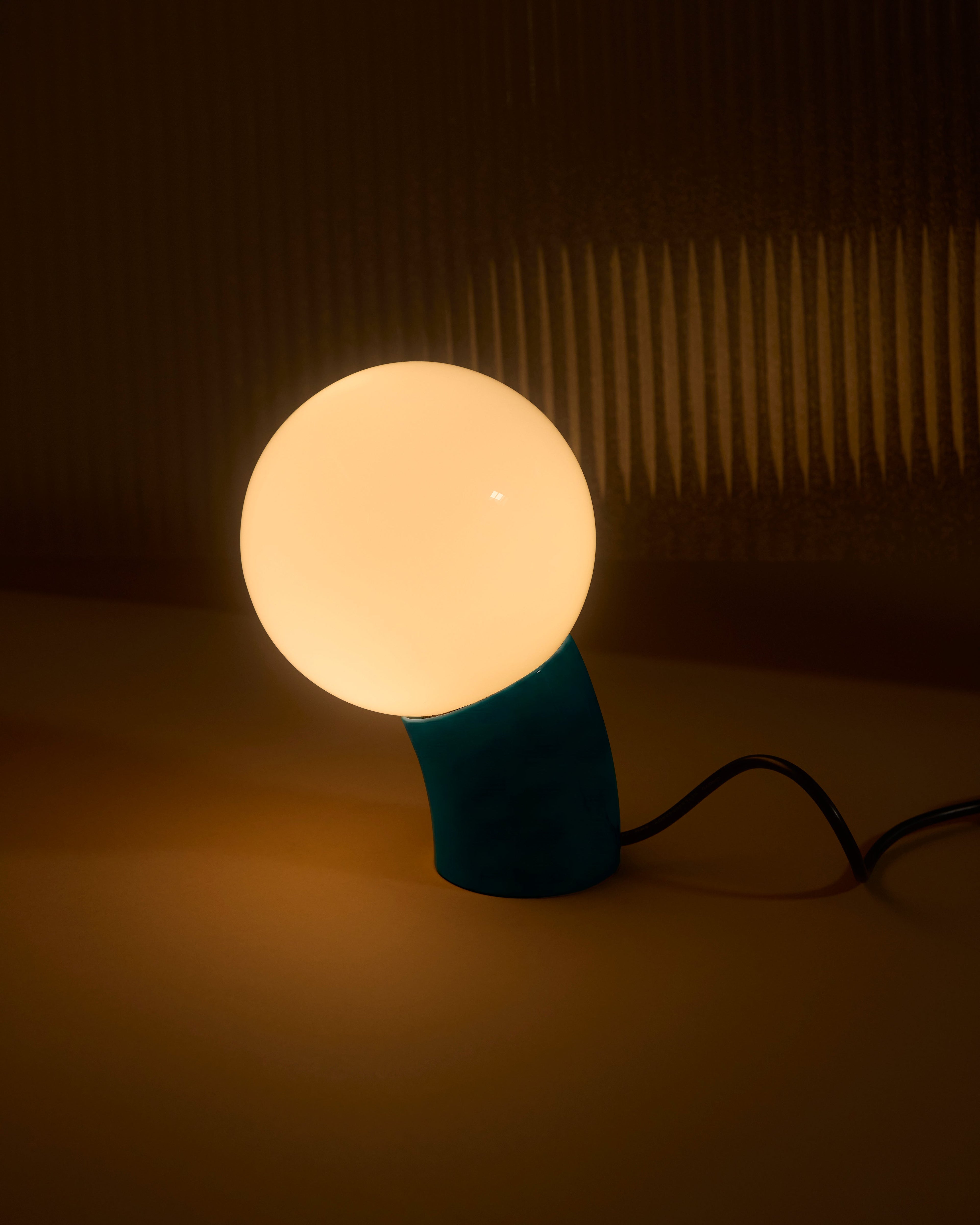 Vino Table Lamp - Smart Ambient Lighting Comfort (Table Lamp, Indoor Lighting, Modern Desk Light)