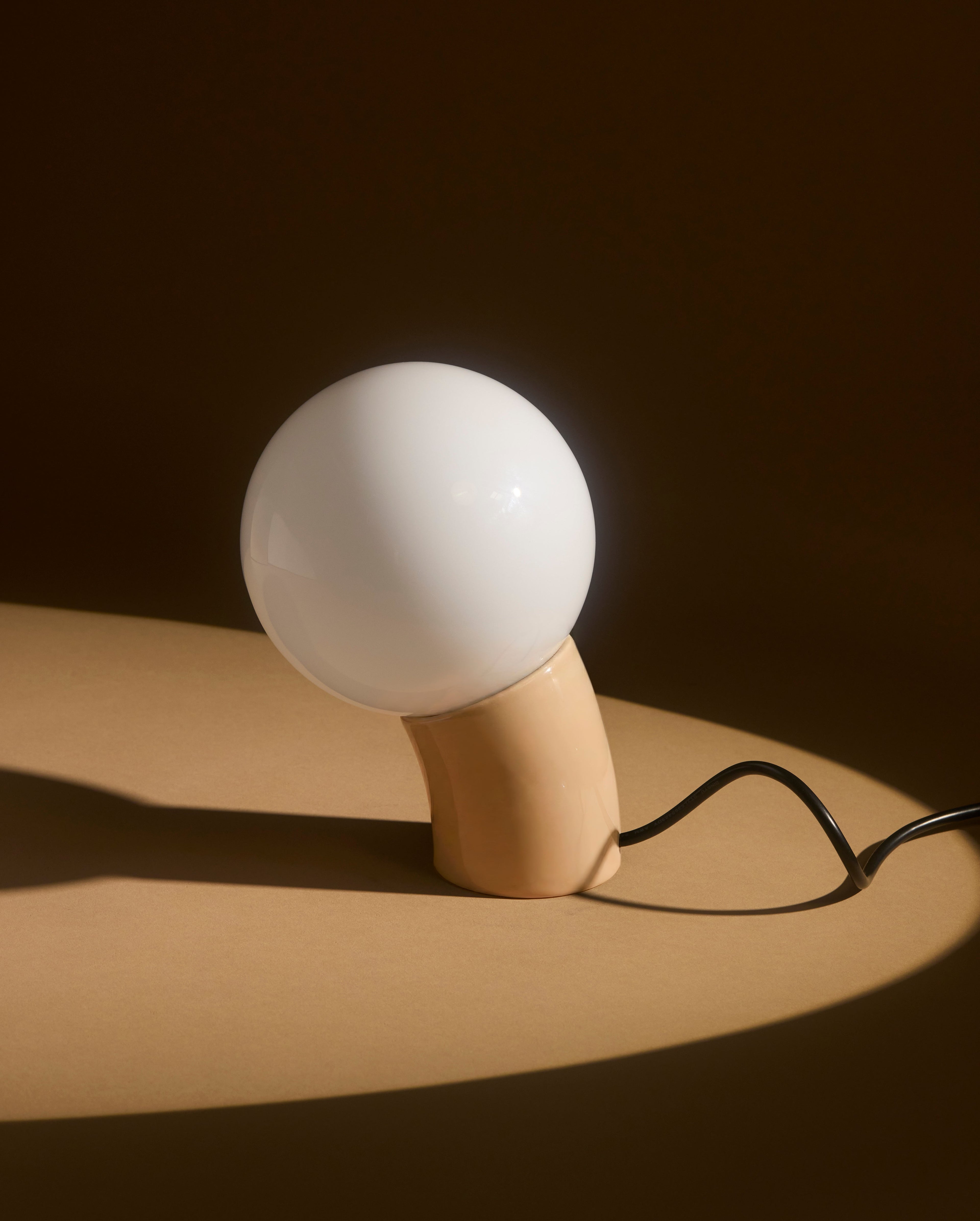 Vino Table Lamp - Smart Ambient Lighting Comfort (Table Lamp, Indoor Lighting, Modern Desk Light)