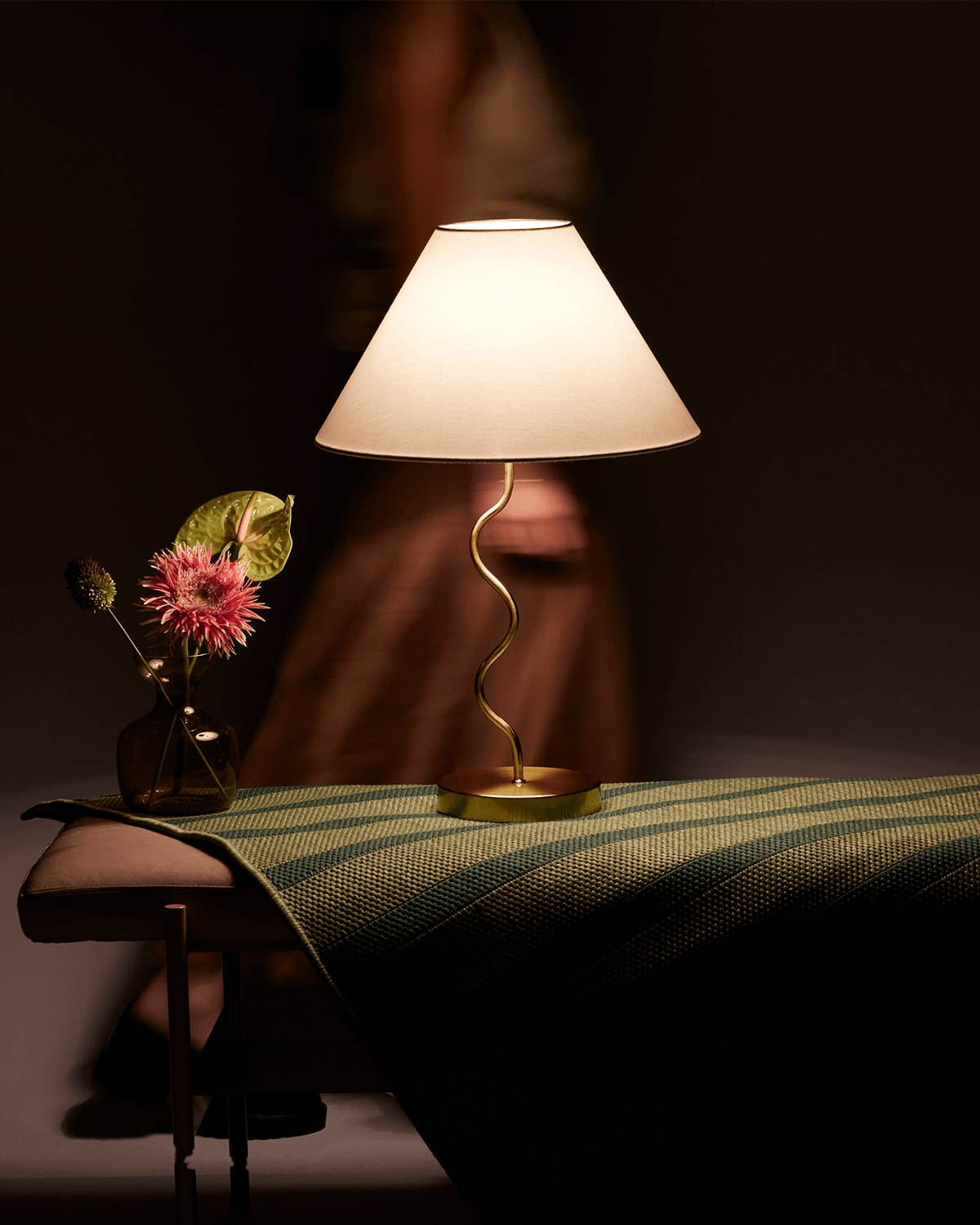 Squiggle Table Lamp - Smart Ambient Lighting Comfort (Table Lamp, Indoor Lighting, Modern Desk Light)