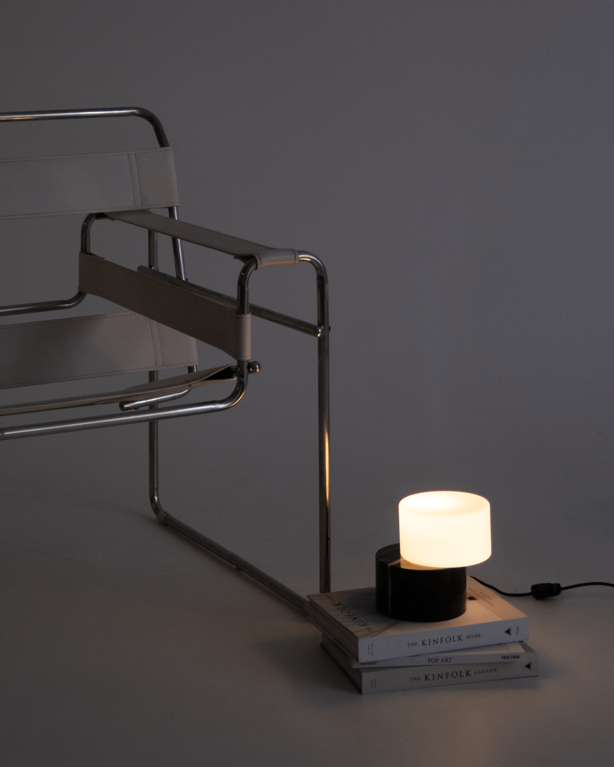 ZigZag Table Lamp - Smart Ambient Lighting Comfort (Table Lamp, Indoor Lighting, Modern Desk Light)